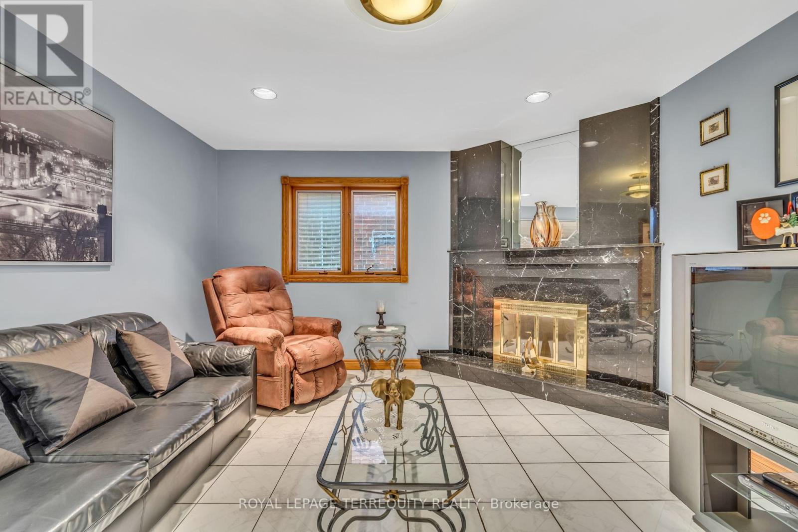 531 Lauder Avenue, Toronto, Ontario  M6E 3J5 - Photo 12 - C12465778