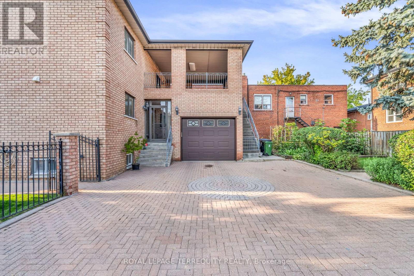 531 Lauder Avenue, Toronto, Ontario  M6E 3J5 - Photo 17 - C12465778