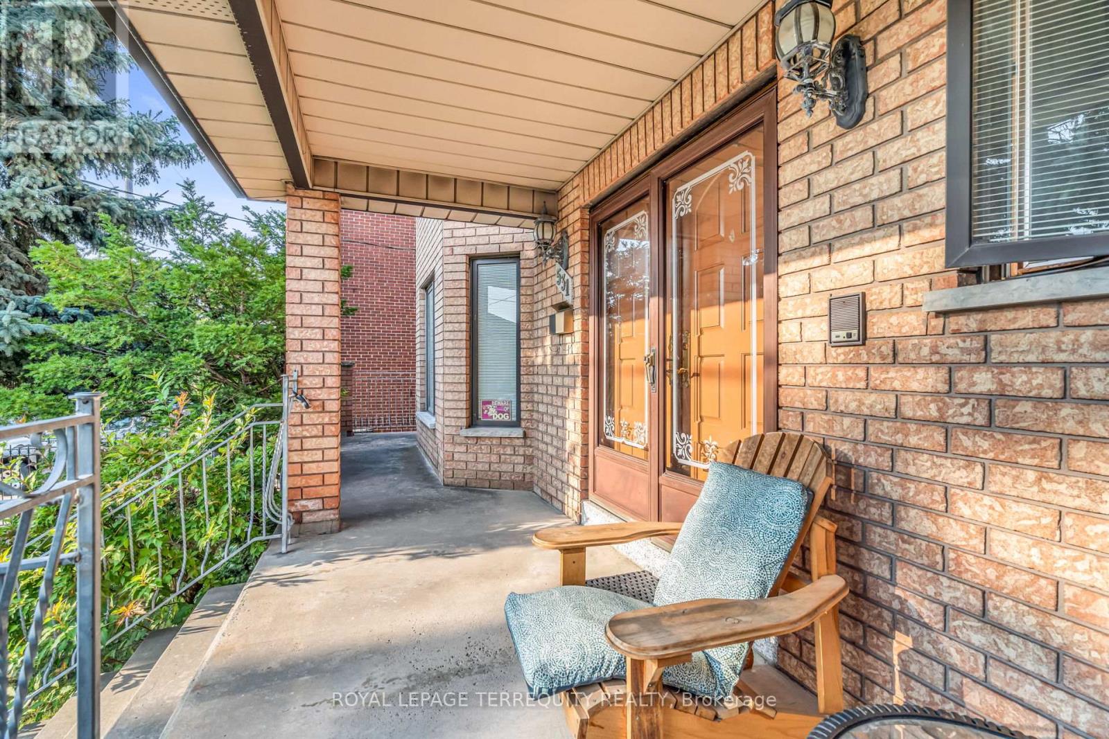 531 Lauder Avenue, Toronto, Ontario  M6E 3J5 - Photo 3 - C12465778