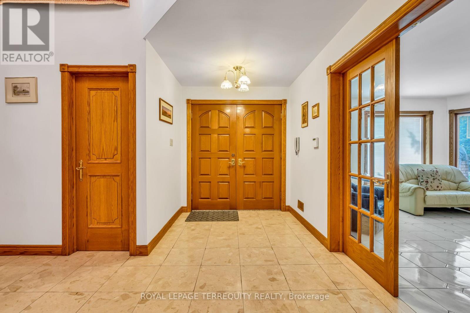 531 Lauder Avenue, Toronto, Ontario  M6E 3J5 - Photo 4 - C12465778