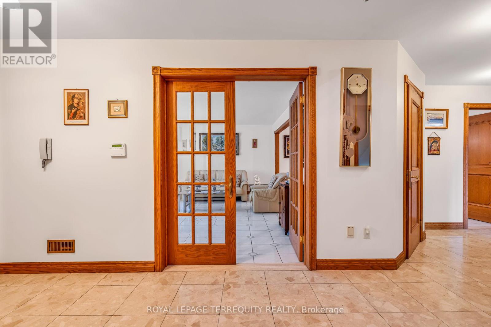 531 Lauder Avenue, Toronto, Ontario  M6E 3J5 - Photo 8 - C12465778