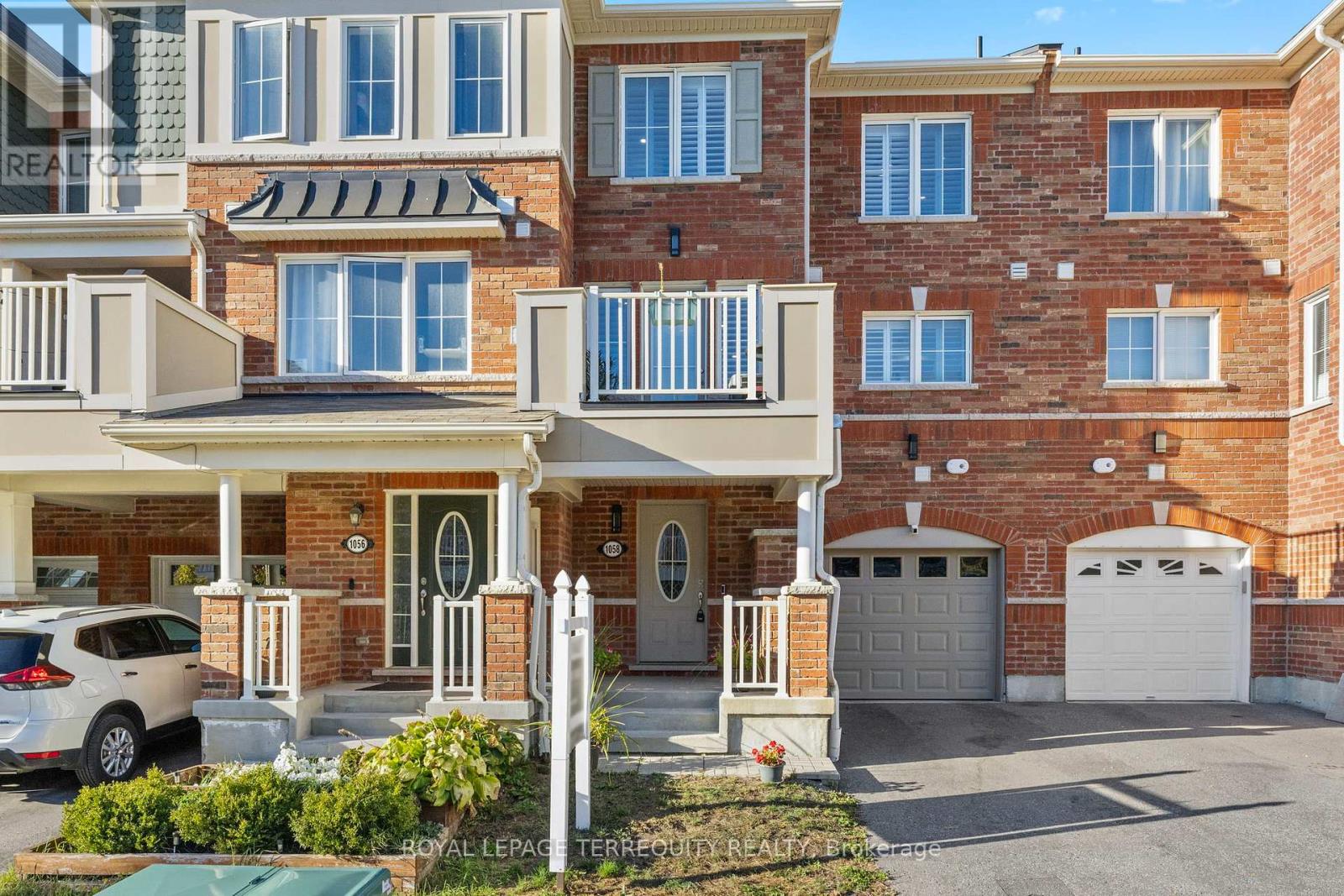 1058 Clipper Lane, Pickering, Ontario  L1X 0E9 - Photo 1 - E12465621
