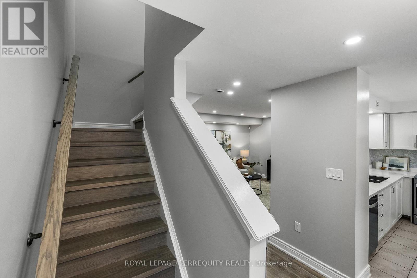1058 Clipper Lane, Pickering, Ontario  L1X 0E9 - Photo 23 - E12465621