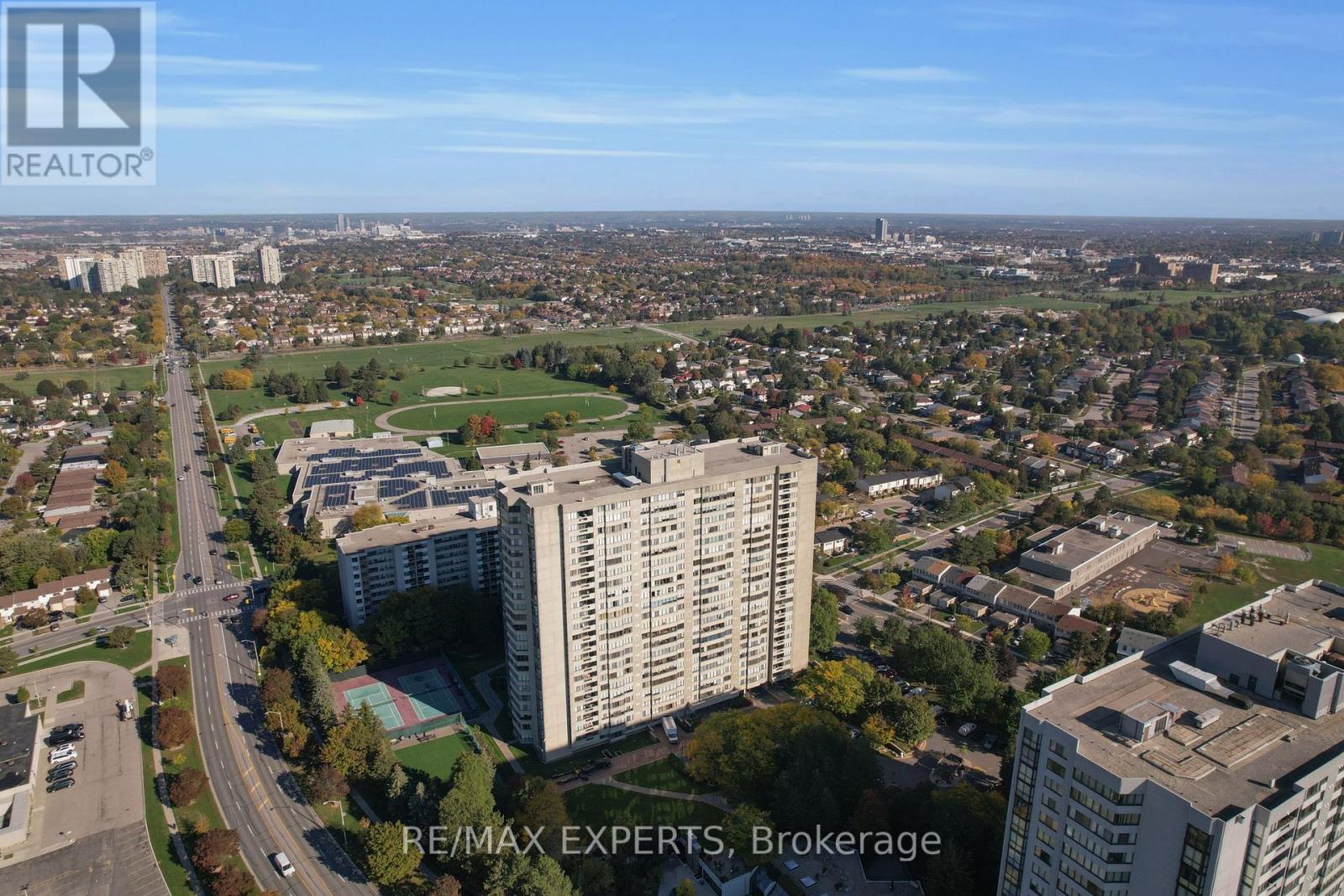 1811 - 2350 Bridletowne Circle, Toronto (L'amoreaux), Ontario  M1W 3E6 - Photo 1 - E12465656