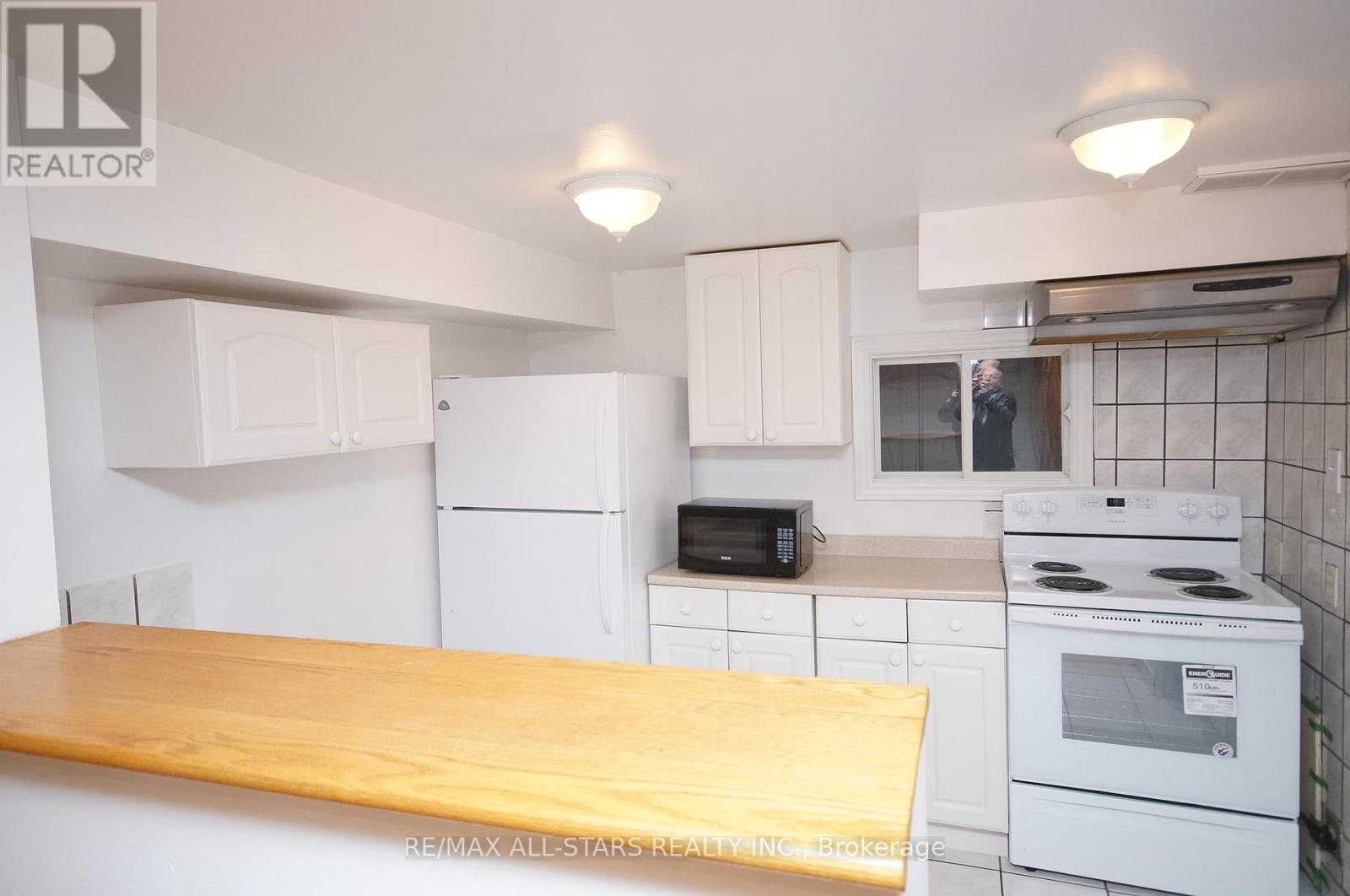 Bsmt - 30 Doerr Road, Toronto, Ontario  M1P 3A1 - Photo 4 - E12465760