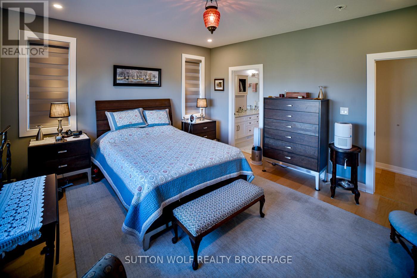 14 Elwood Street, Strathroy-Caradoc, Ontario  N6H 1V2 - Photo 17 - X12465794