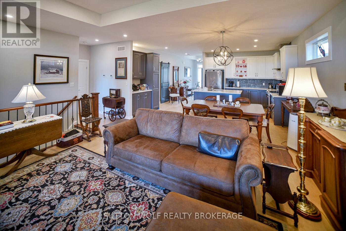 14 Elwood Street, Strathroy-Caradoc, Ontario  N6H 1V2 - Photo 12 - X12465794