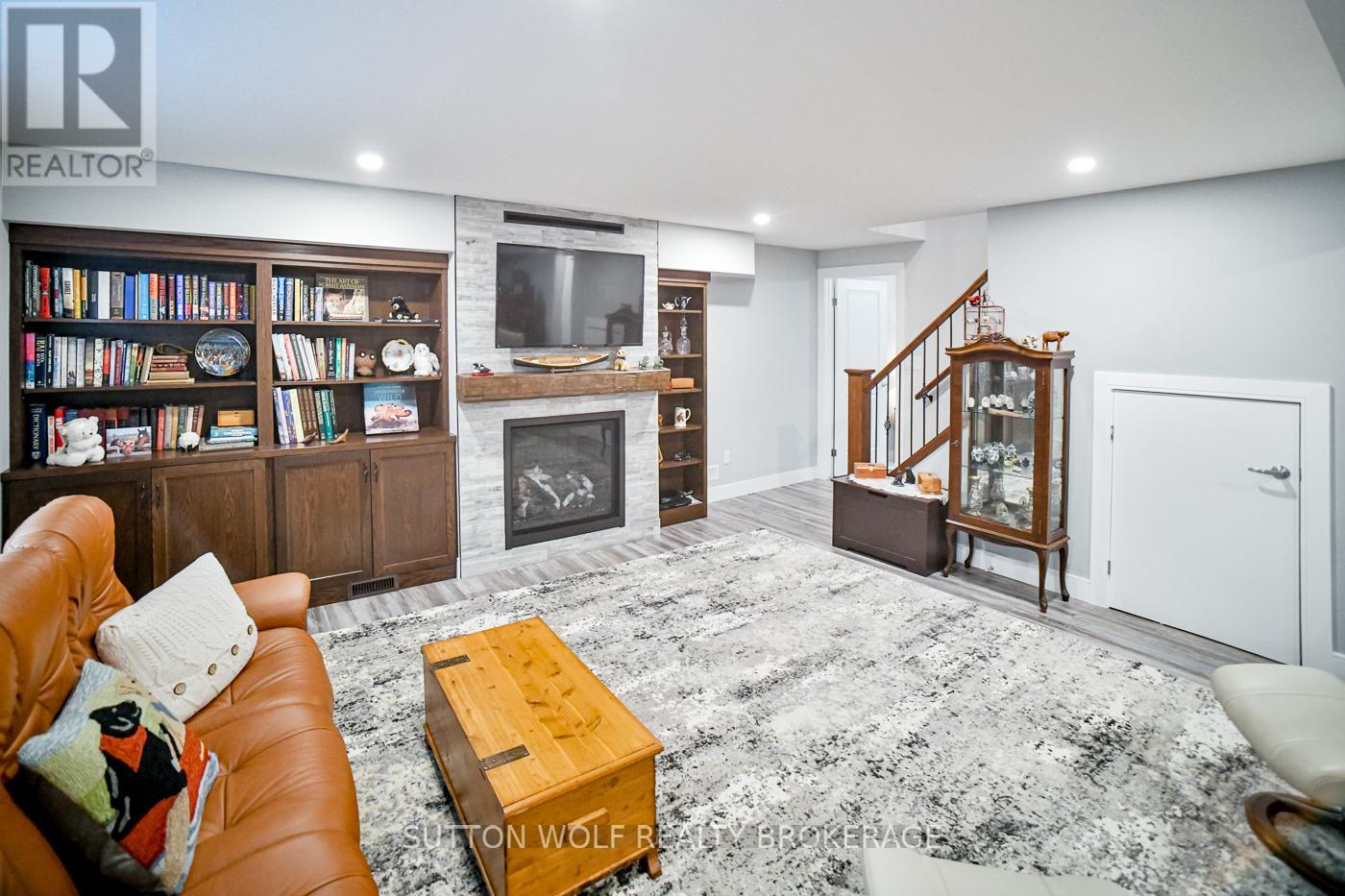 14 Elwood Street, Strathroy-Caradoc, Ontario  N6H 1V2 - Photo 23 - X12465794