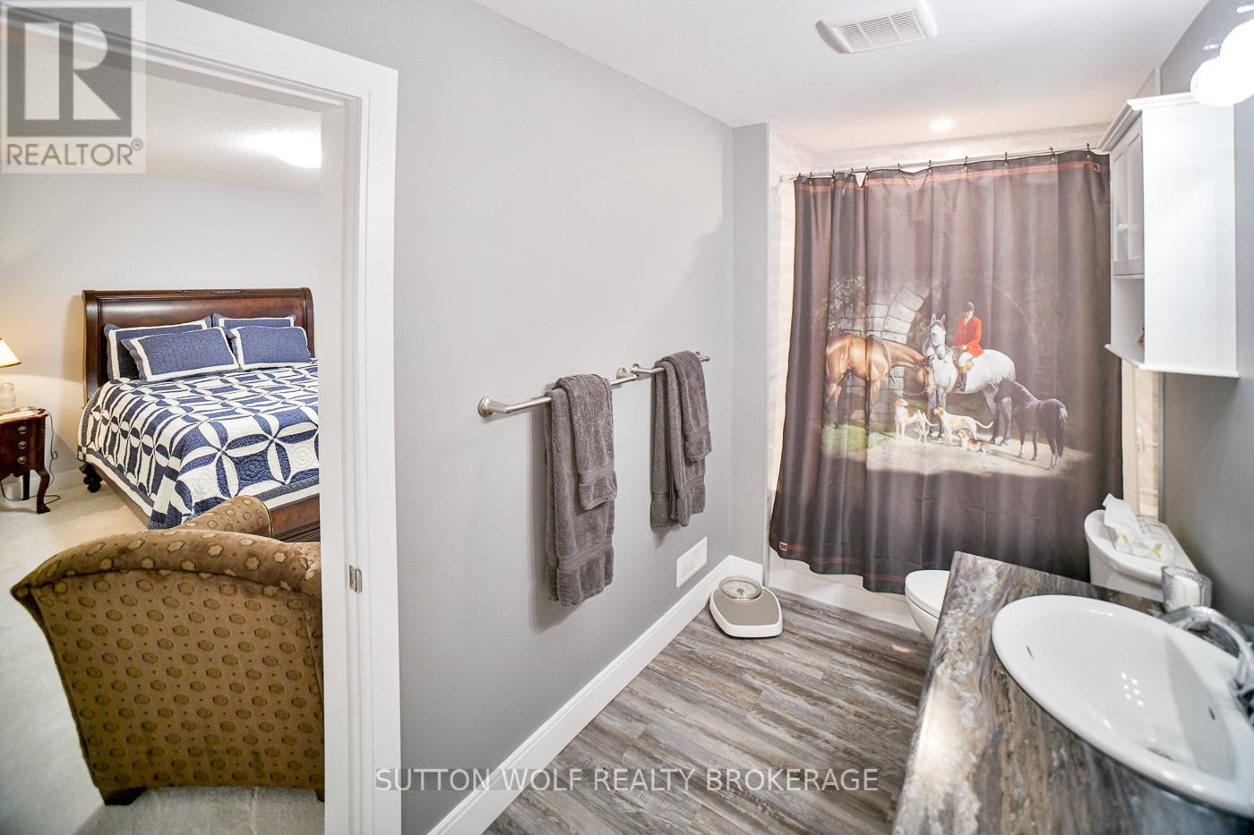 14 Elwood Street, Strathroy-Caradoc, Ontario  N6H 1V2 - Photo 27 - X12465794