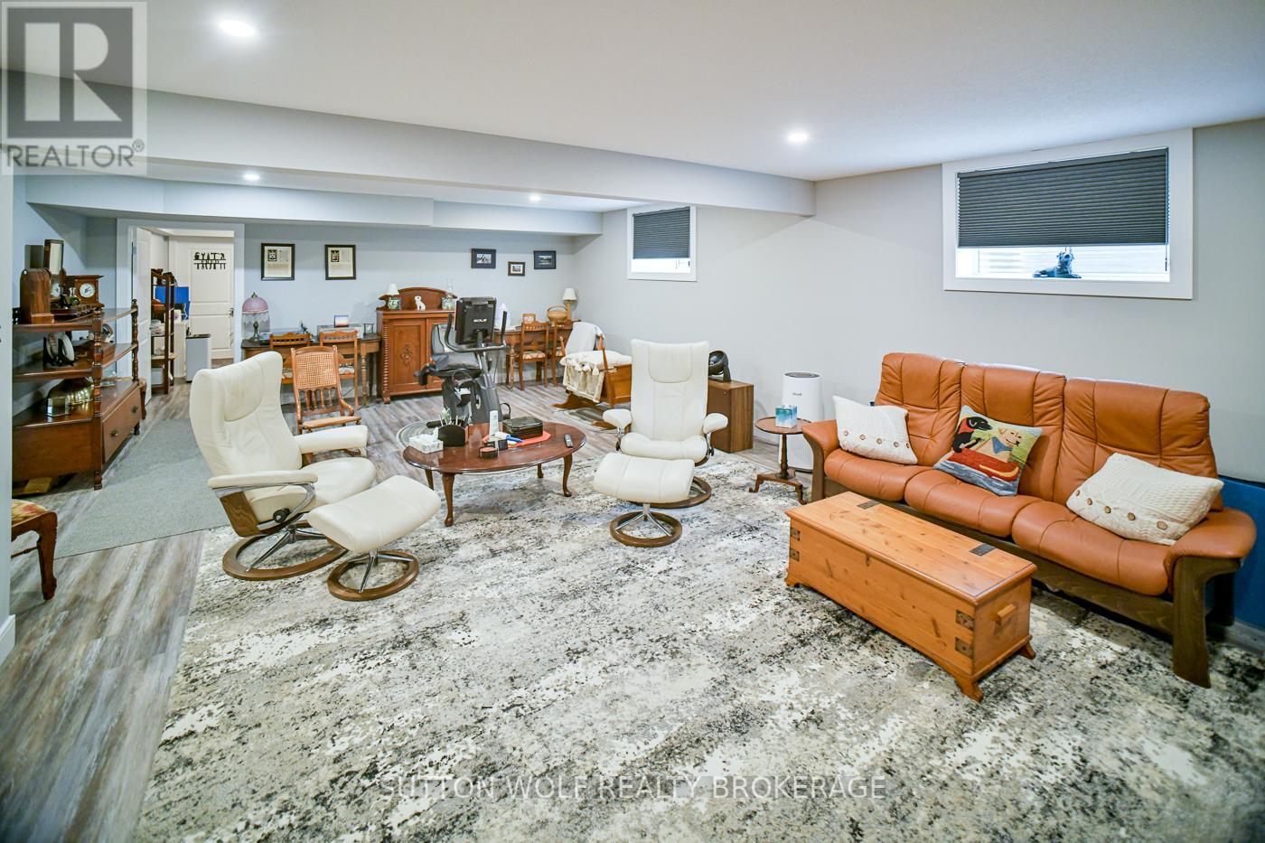 14 Elwood Street, Strathroy-Caradoc, Ontario  N6H 1V2 - Photo 24 - X12465794