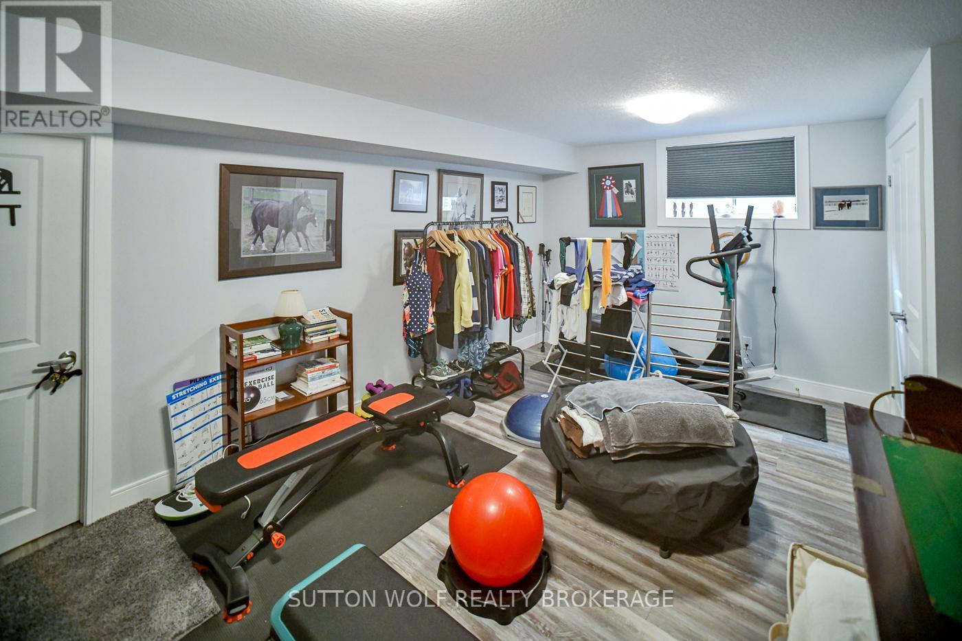 14 Elwood Street, Strathroy-Caradoc, Ontario  N6H 1V2 - Photo 28 - X12465794
