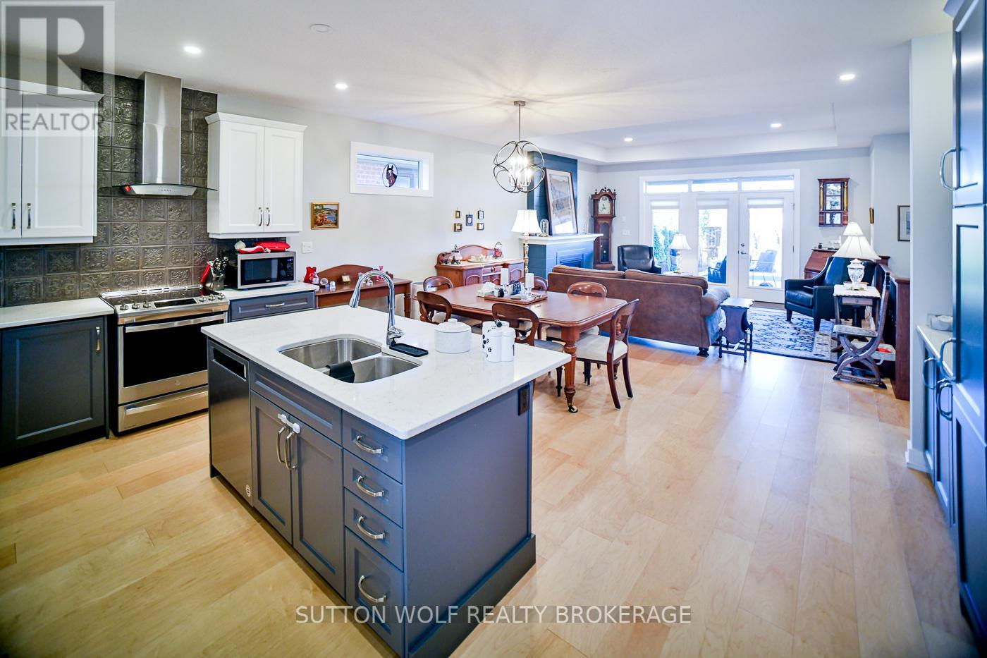 14 Elwood Street, Strathroy-Caradoc, Ontario  N6H 1V2 - Photo 4 - X12465794