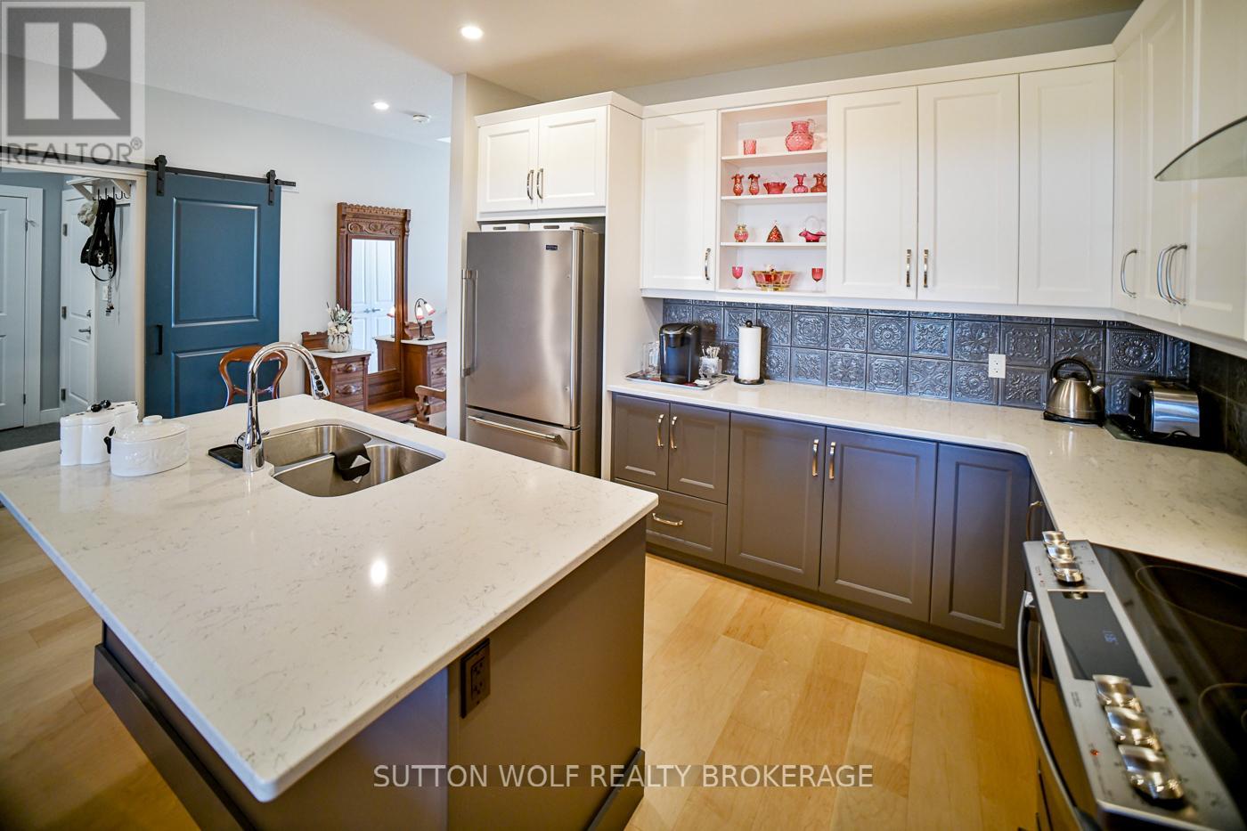 14 Elwood Street, Strathroy-Caradoc, Ontario  N6H 1V2 - Photo 6 - X12465794