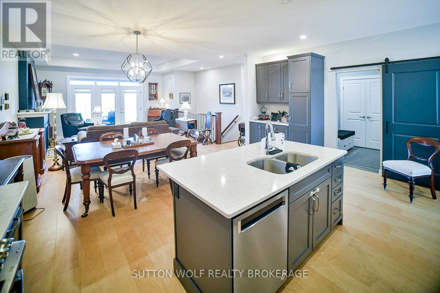 14 Elwood Street, Strathroy-Caradoc, Ontario  N6H 1V2 - Photo 5 - X12465794