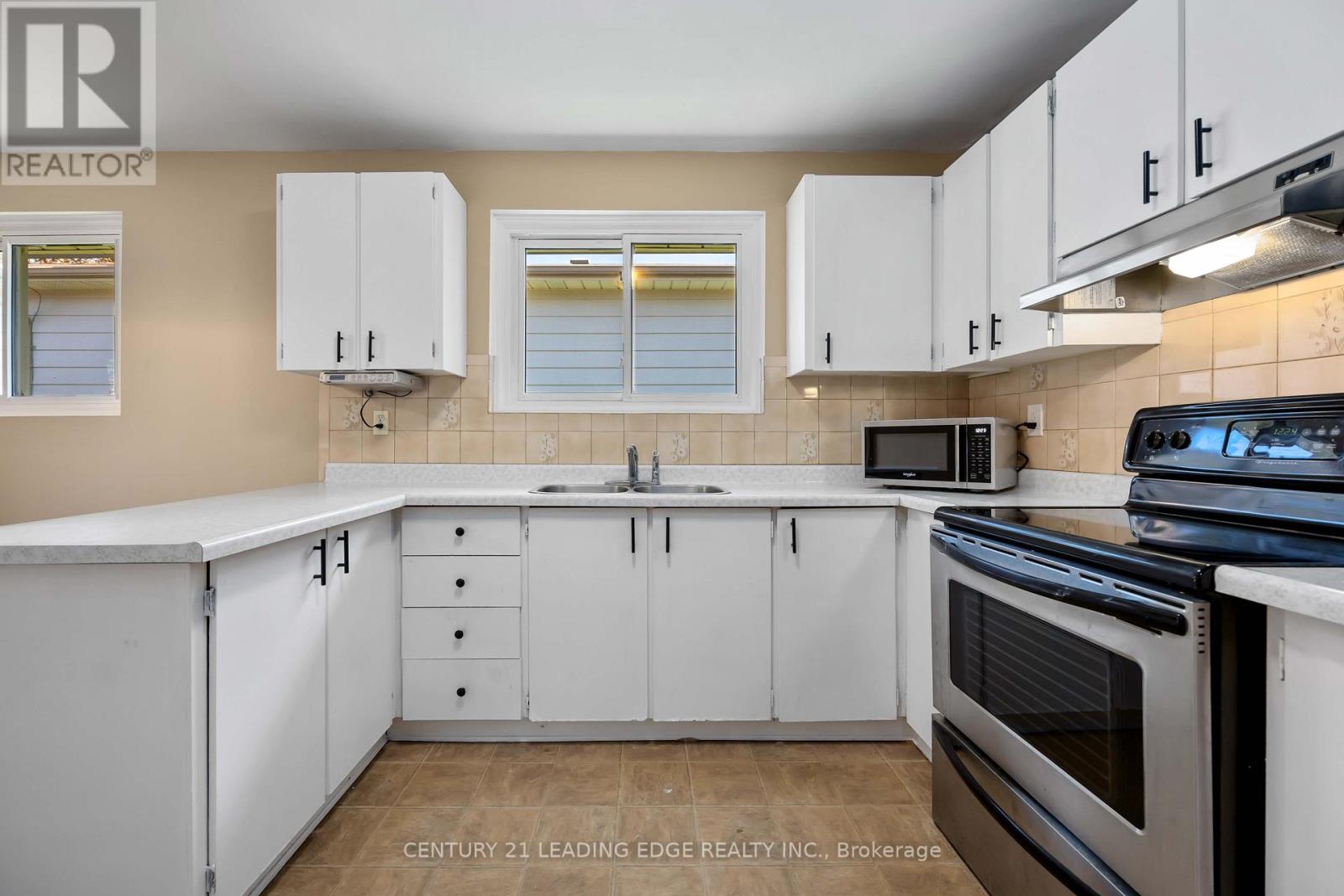 474 Rupert Avenue, Whitchurch-Stouffville, Ontario  L4A 1T1 - Photo 10 - N12465675
