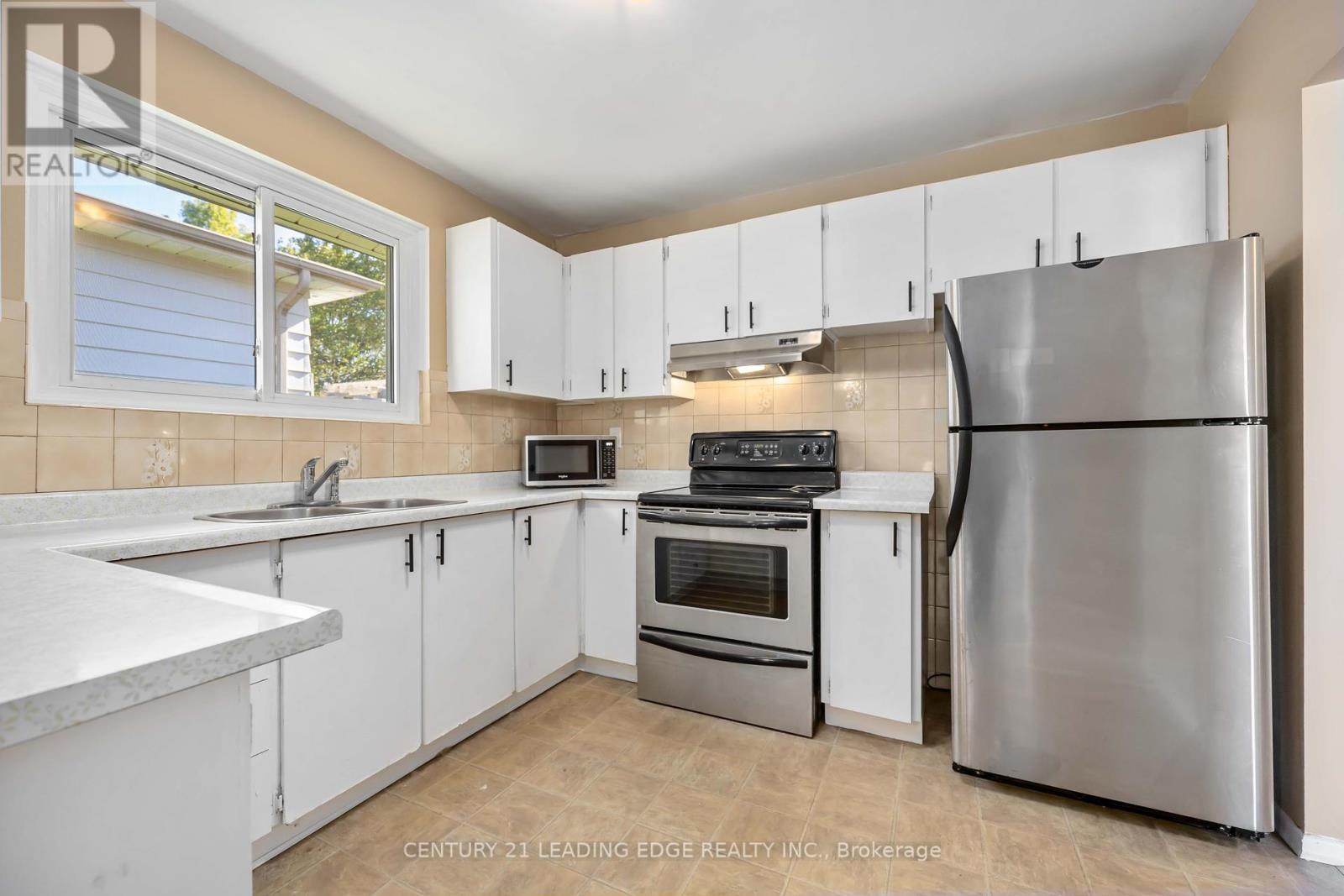 474 Rupert Avenue, Whitchurch-Stouffville, Ontario  L4A 1T1 - Photo 11 - N12465675