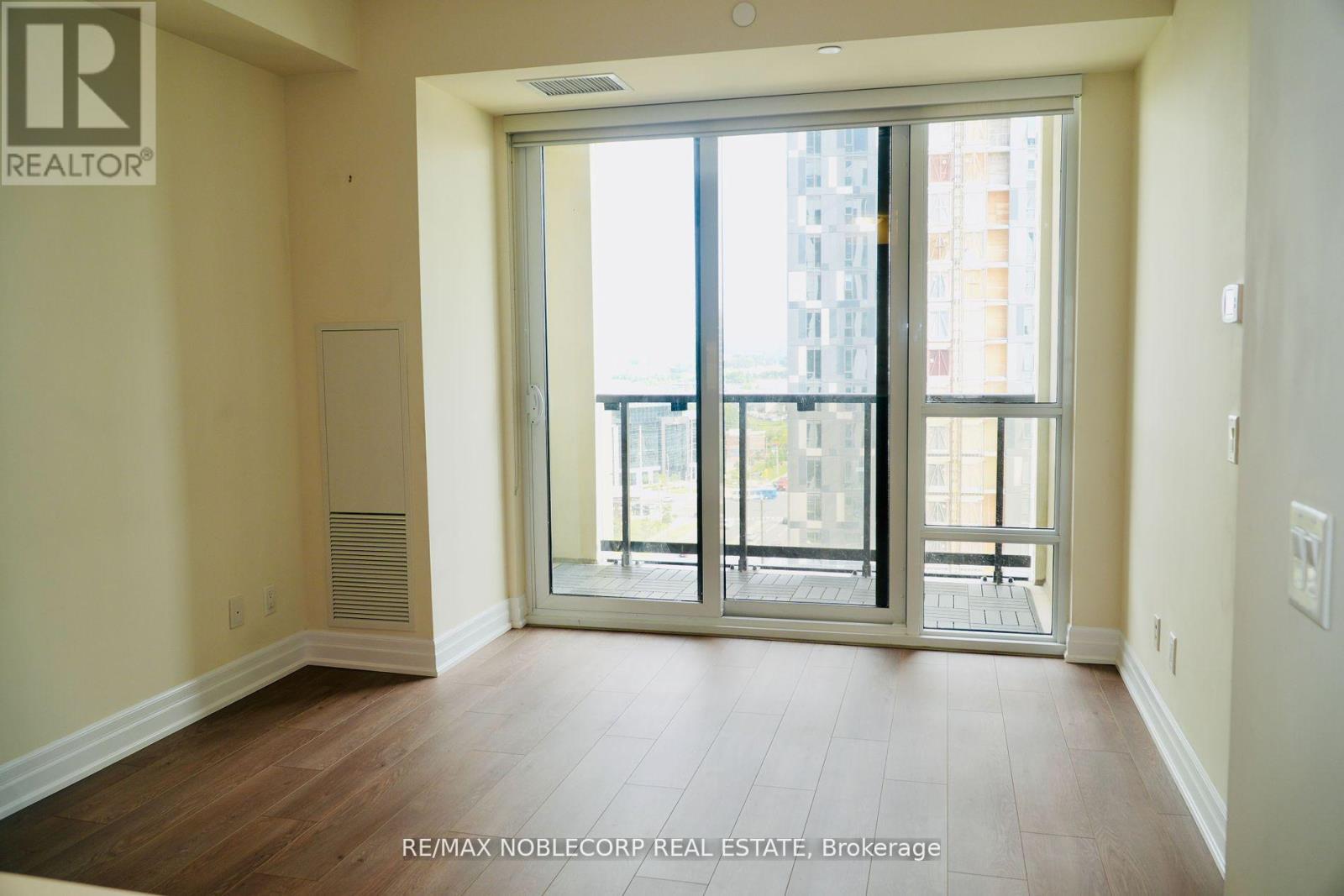 1511 - 9085 Jane Street, Vaughan, Ontario  L4L 9G7 - Photo 10 - N12465684