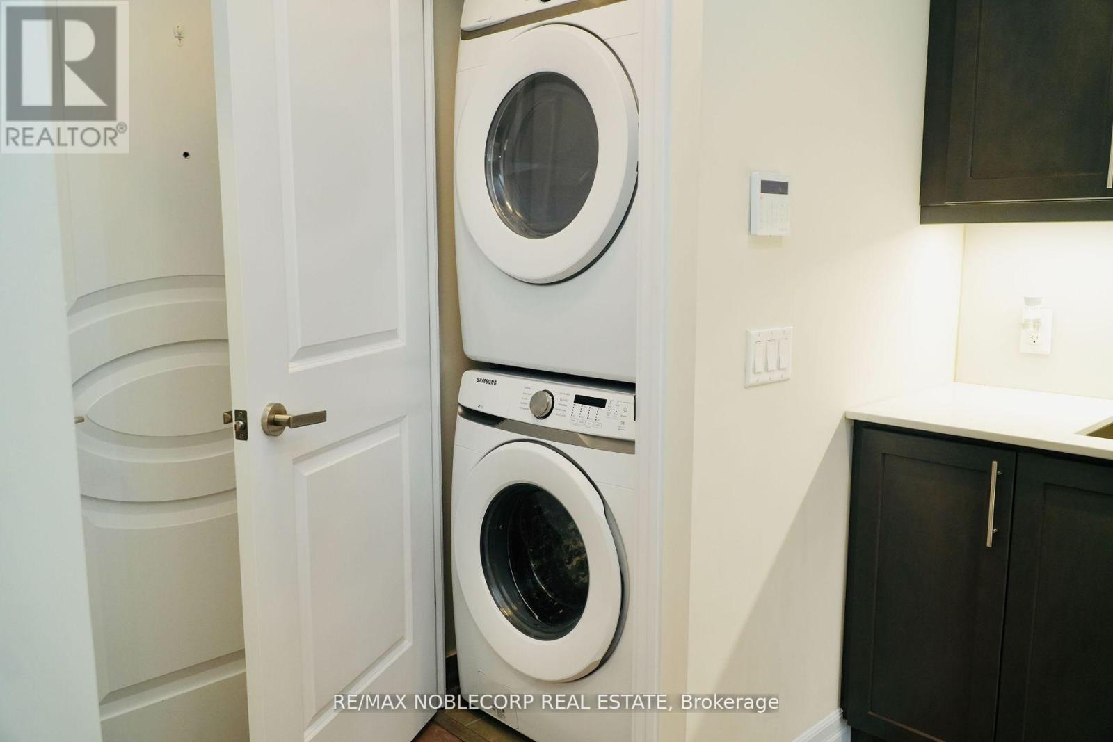 1511 - 9085 Jane Street, Vaughan, Ontario  L4L 9G7 - Photo 11 - N12465684