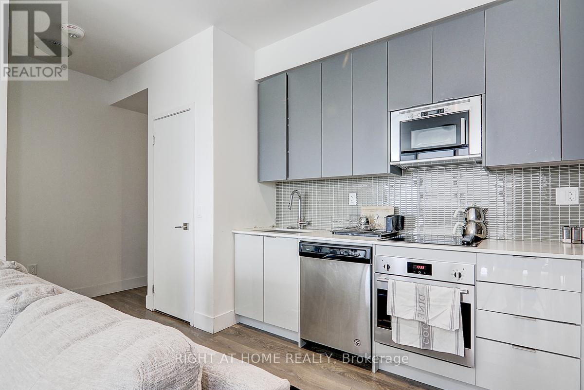 2202 - 2916 Highway 7 Avenue, Vaughan, Ontario  L4K 0K6 - Photo 12 - N12465691
