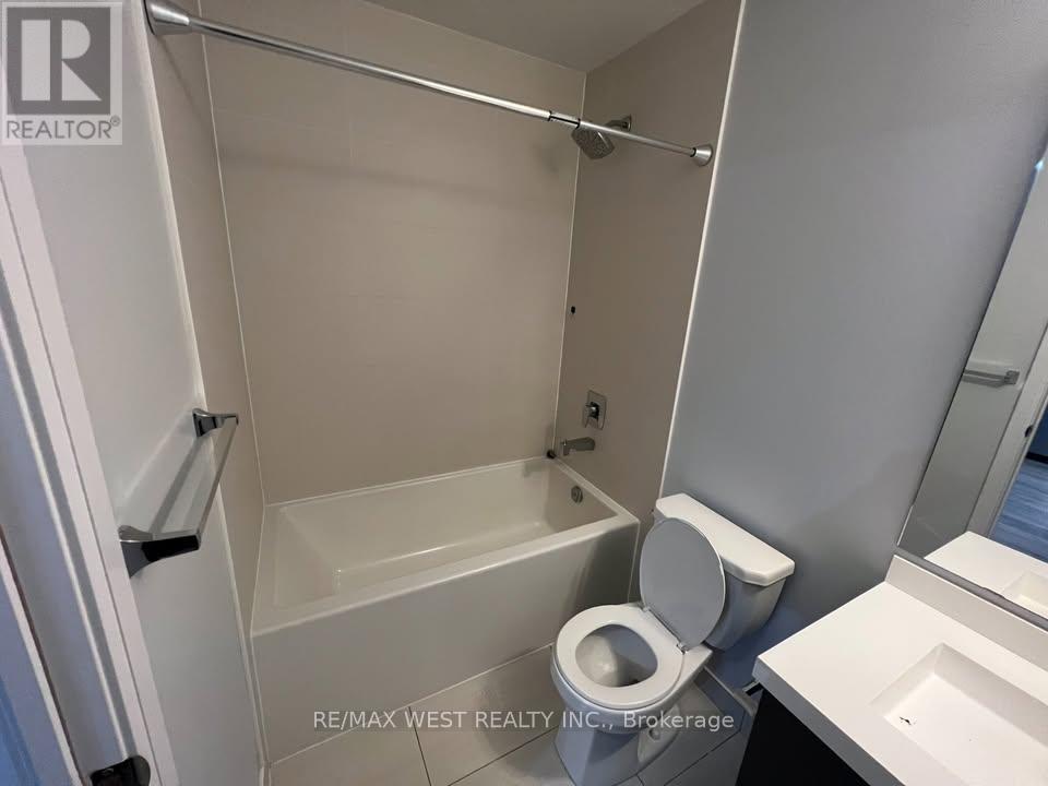 301 - 7895 Jane Street, Vaughan, Ontario  L4K 2M7 - Photo 5 - N12465728