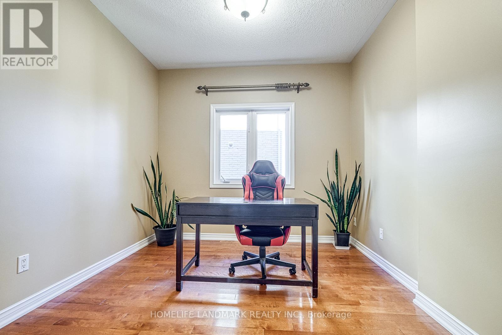 9 Chantilly Crescent, Richmond Hill, Ontario  L4C 0K1 - Photo 19 - N12465732