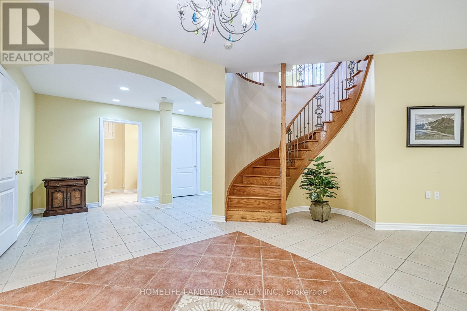9 Chantilly Crescent, Richmond Hill, Ontario  L4C 0K1 - Photo 28 - N12465732