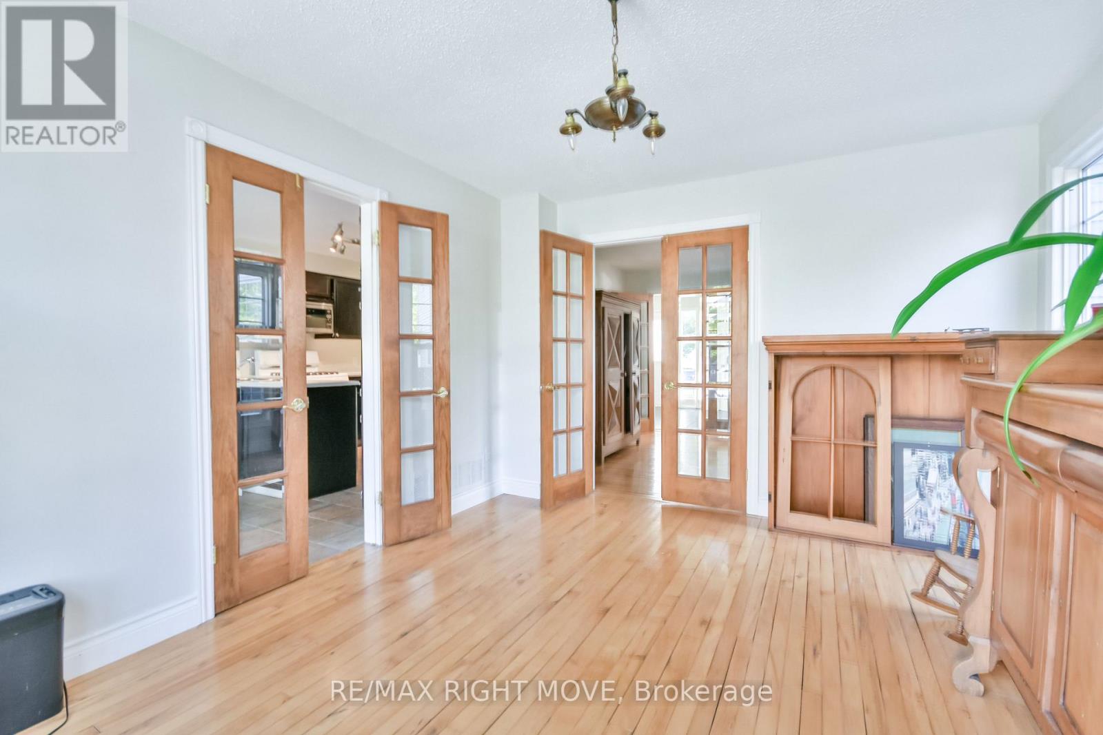 949 Linden Street, Innisfil, Ontario  L9S 1W6 - Photo 14 - N12465743