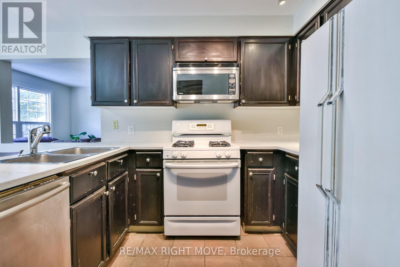 949 Linden Street, Innisfil, Ontario  L9S 1W6 - Photo 15 - N12465743