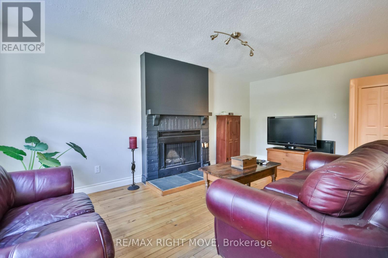 949 Linden Street, Innisfil, Ontario  L9S 1W6 - Photo 17 - N12465743