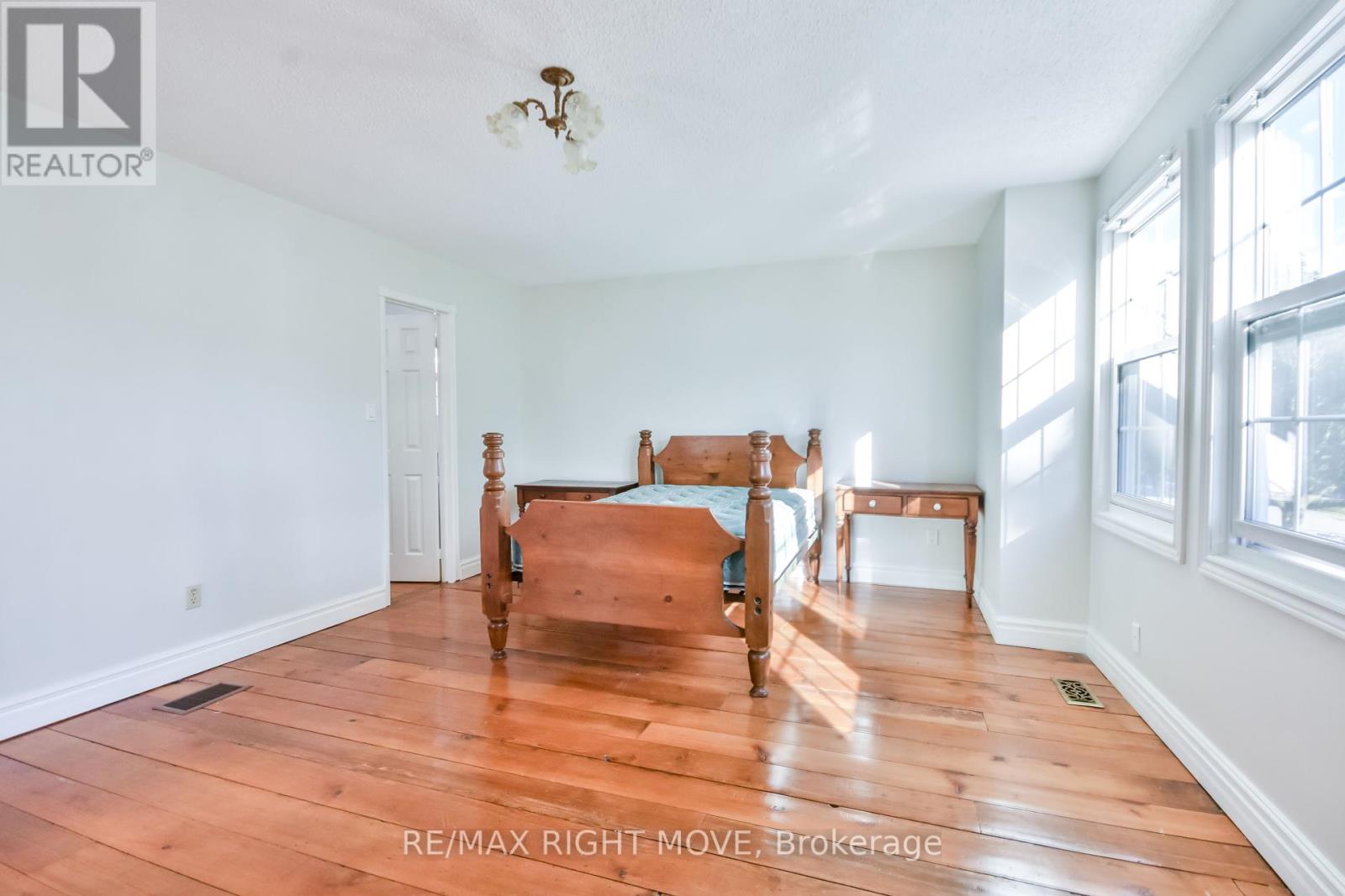 949 Linden Street, Innisfil, Ontario  L9S 1W6 - Photo 25 - N12465743