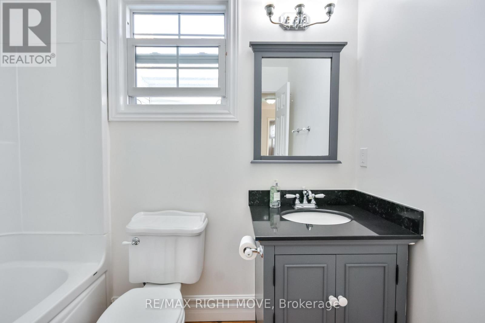 949 Linden Street, Innisfil, Ontario  L9S 1W6 - Photo 31 - N12465743