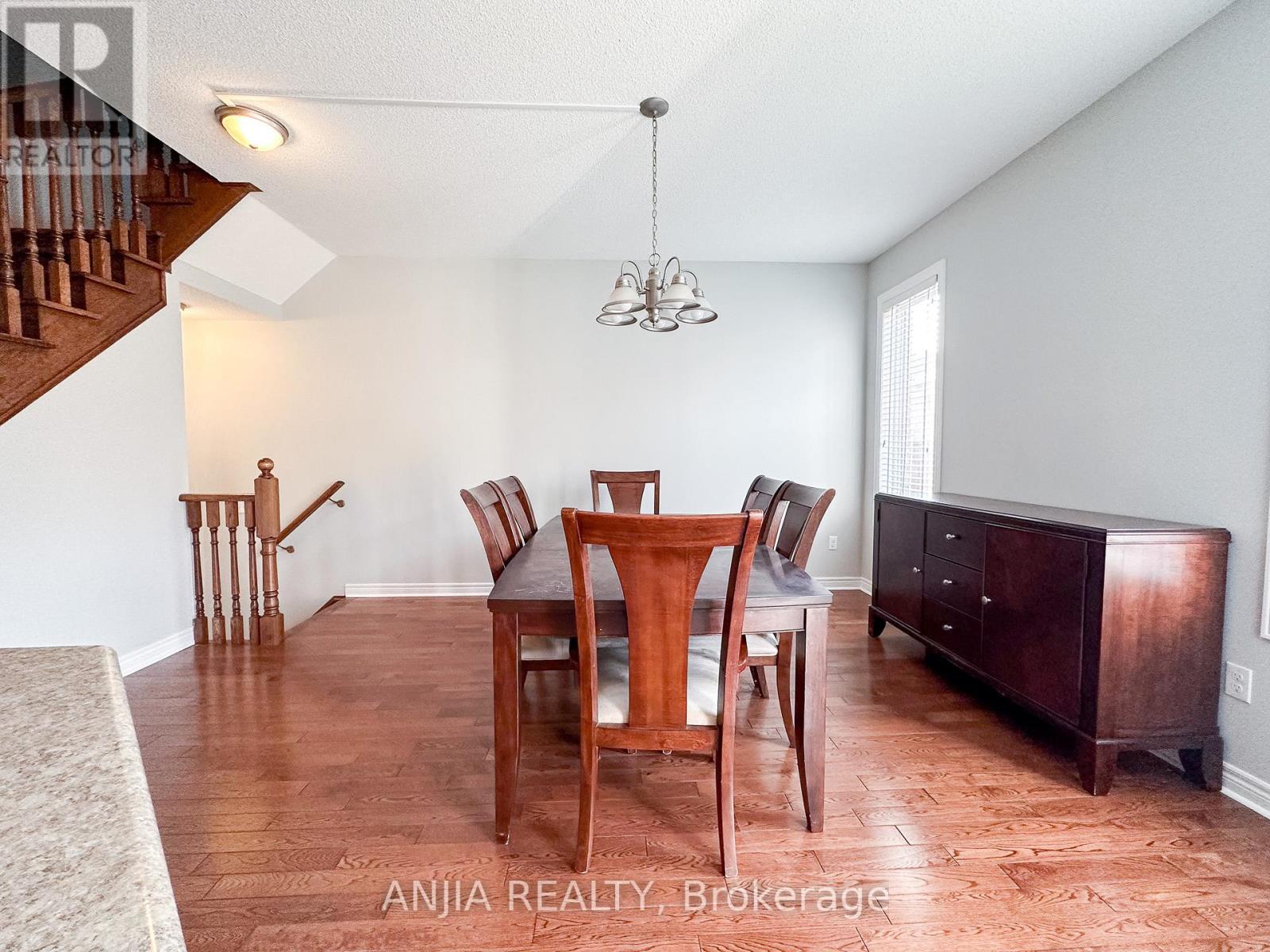 21 Fitzroy Avenue, Markham, Ontario  L6E 0J4 - Photo 11 - N12465768