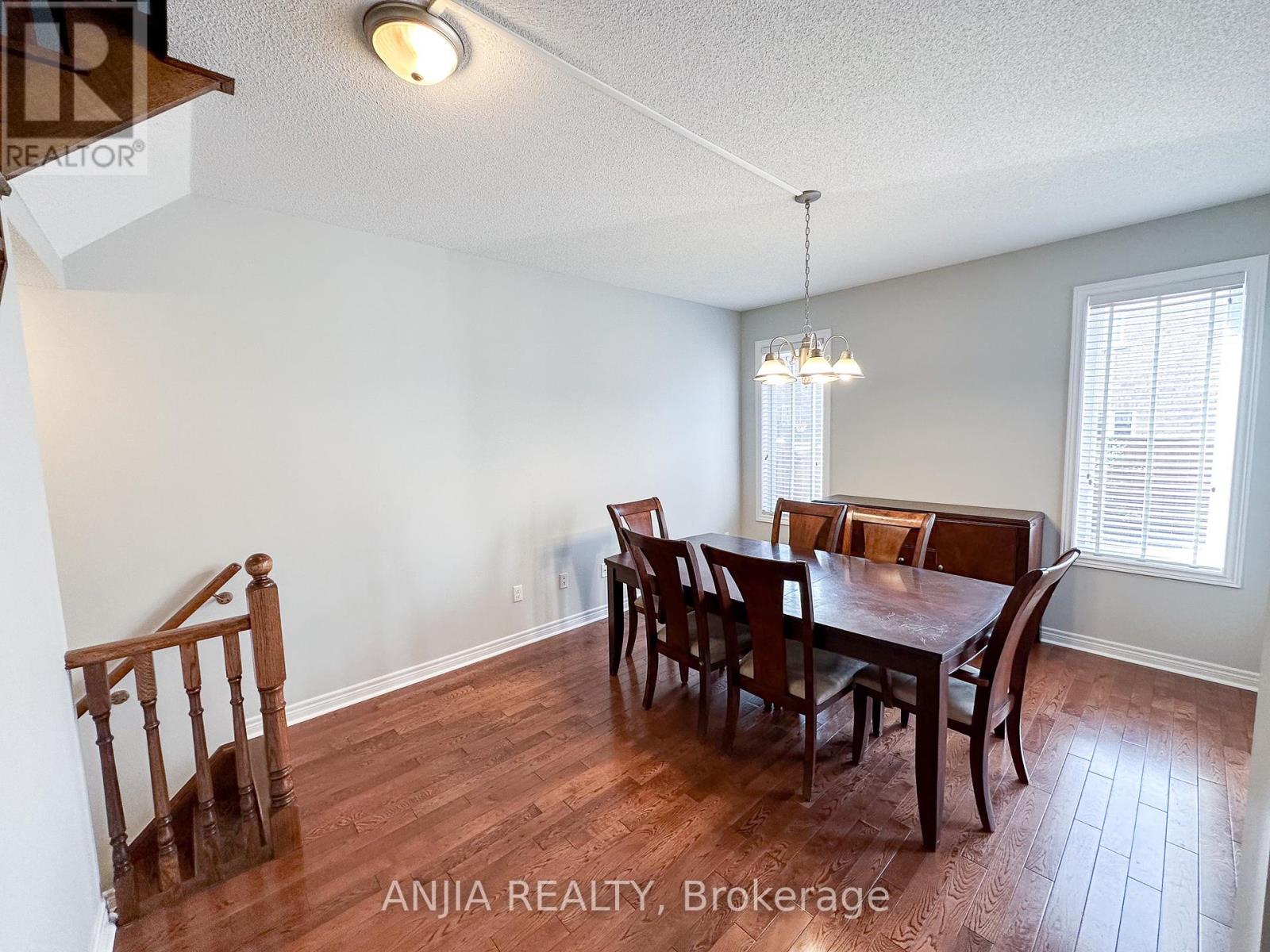 21 Fitzroy Avenue, Markham, Ontario  L6E 0J4 - Photo 12 - N12465768