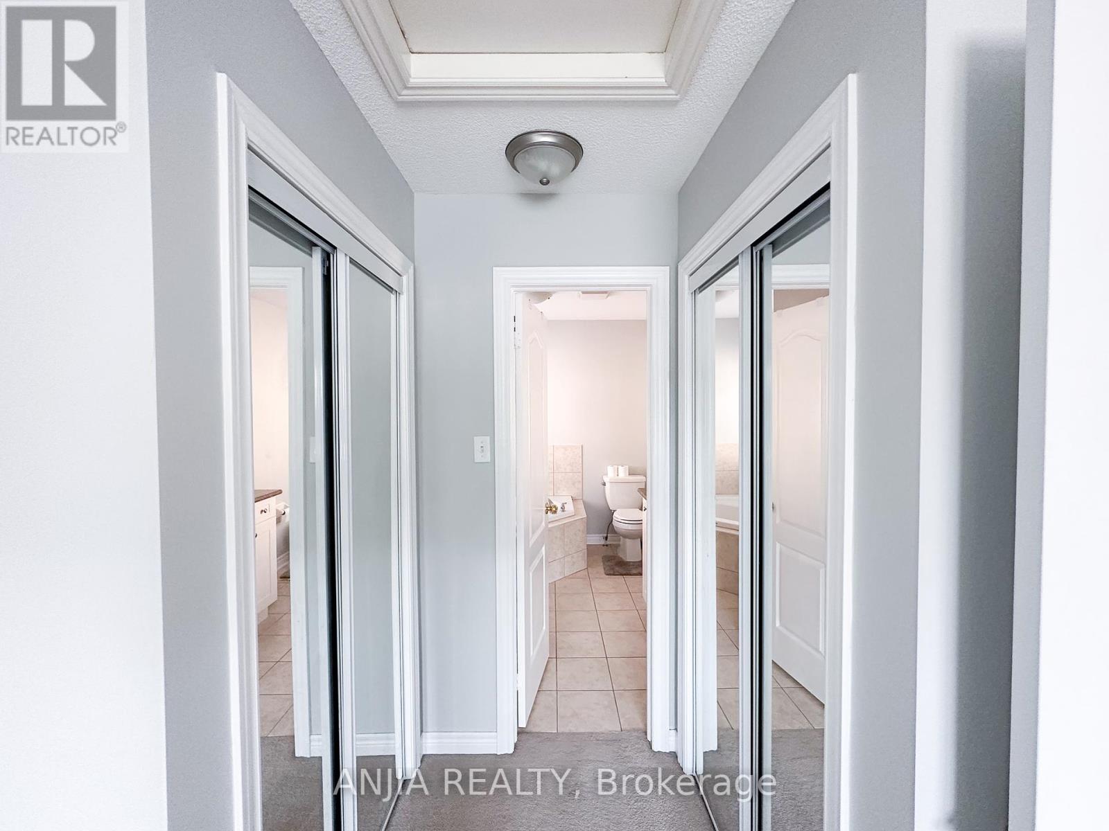 21 Fitzroy Avenue, Markham, Ontario  L6E 0J4 - Photo 17 - N12465768