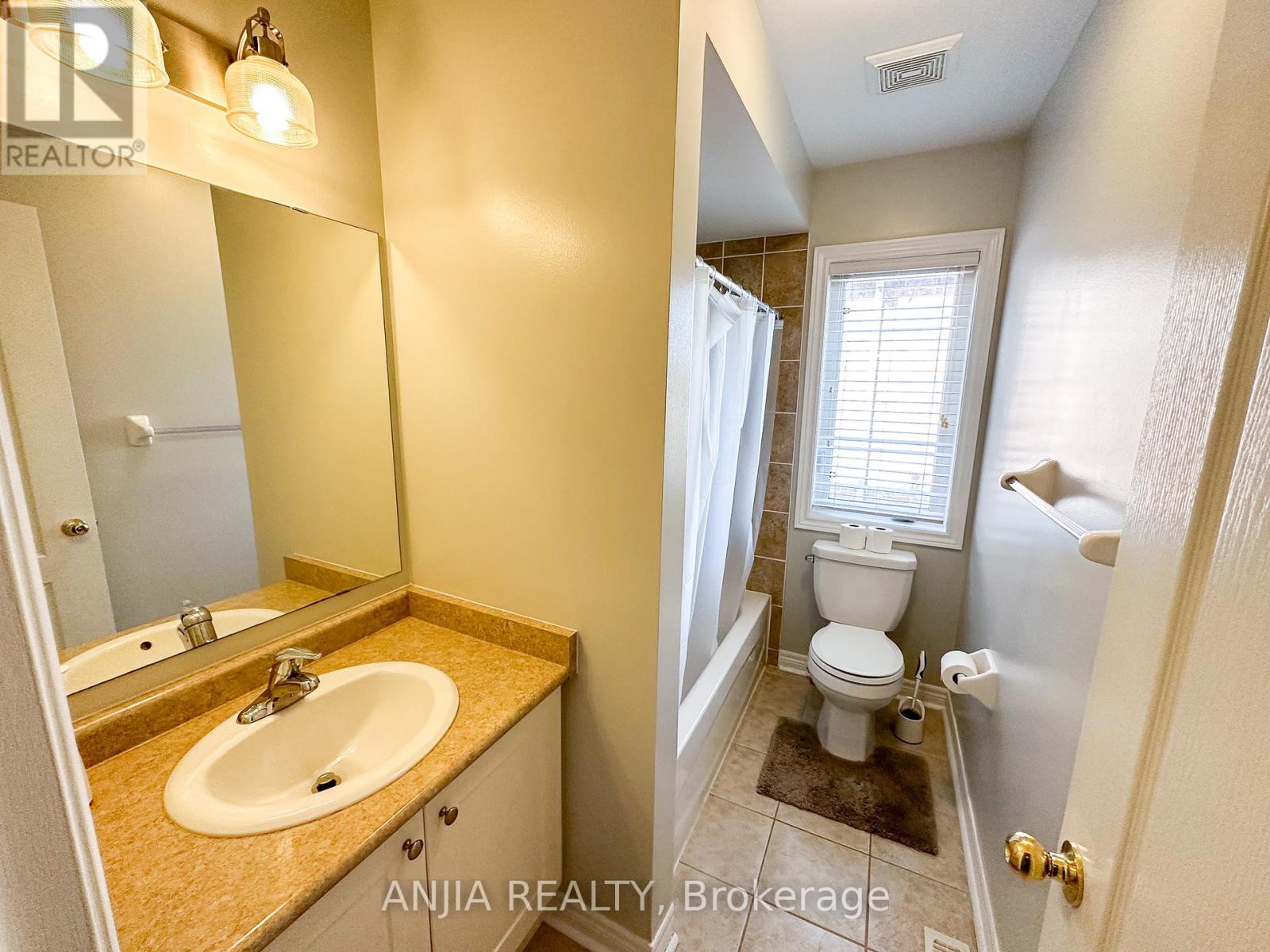 21 Fitzroy Avenue, Markham, Ontario  L6E 0J4 - Photo 23 - N12465768