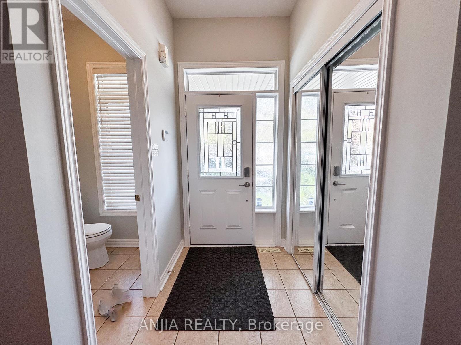 21 Fitzroy Avenue, Markham, Ontario  L6E 0J4 - Photo 6 - N12465768