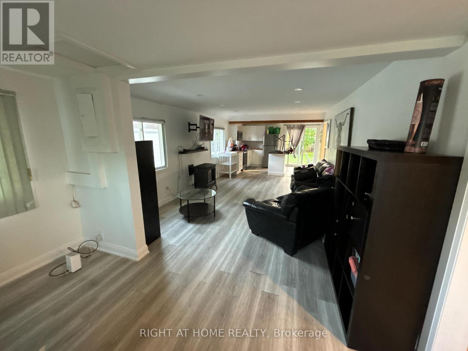 895 Maplewood Drive, Innisfil, Ontario  L9S 1Y7 - Photo 6 - N12465780