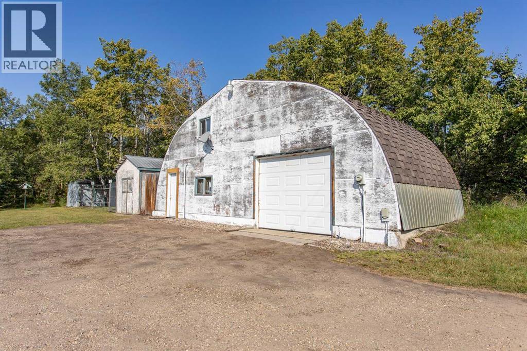 18 Morning Meadows Drive, Rural Ponoka County, Alberta  T4J 1R3 - Photo 4 - A2253113