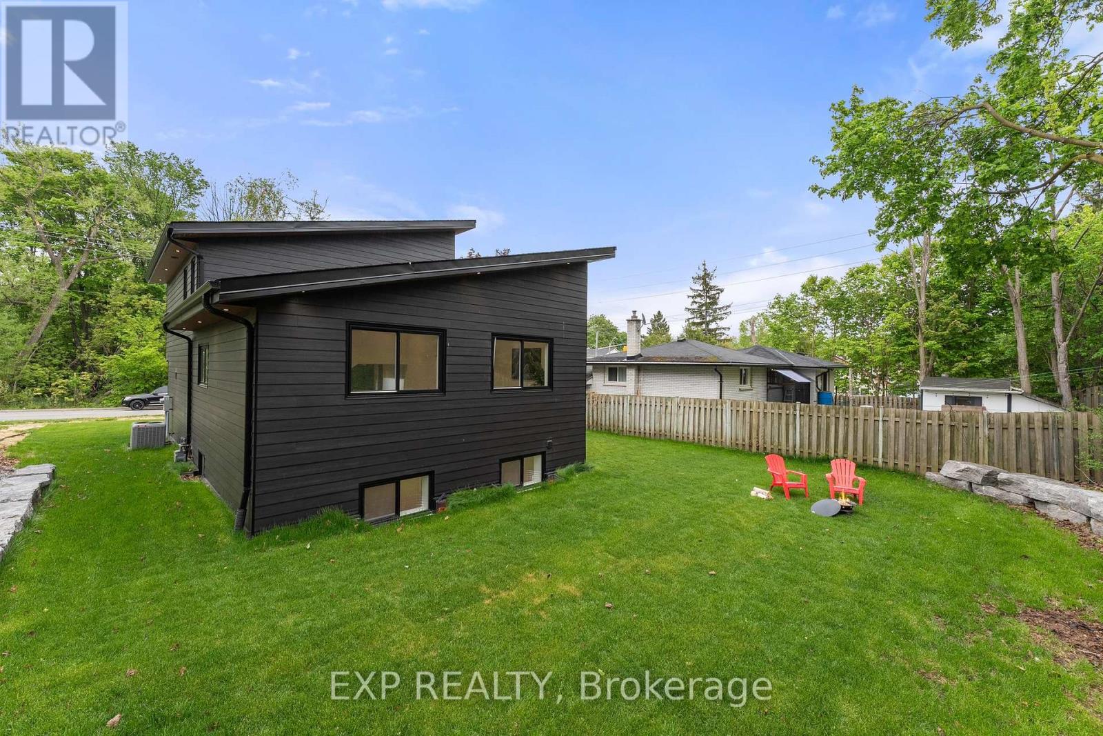 168 Berczy Street, Barrie (Wellington), Ontario  L4M 3R6 - Photo 30 - S12465657