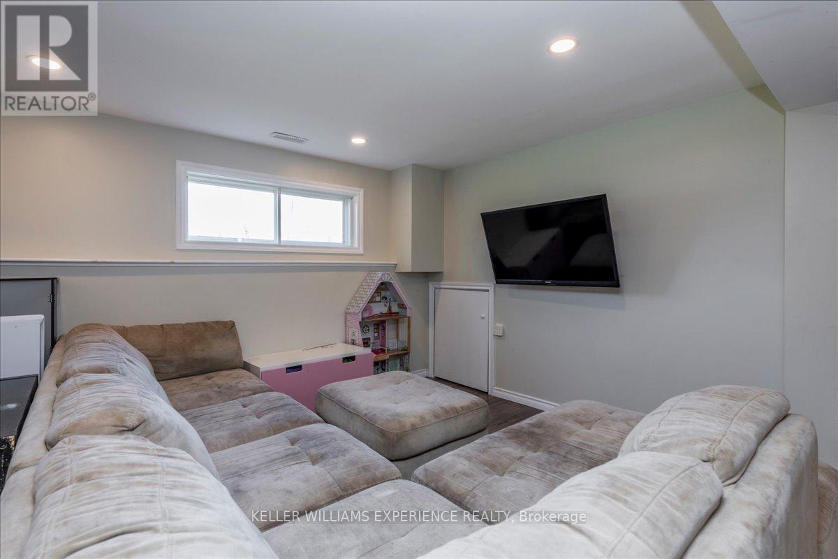 35 Champlain Crescent, Oro-Medonte (Warminister), Ontario  L0K 1E0 - Photo 17 - S12465693