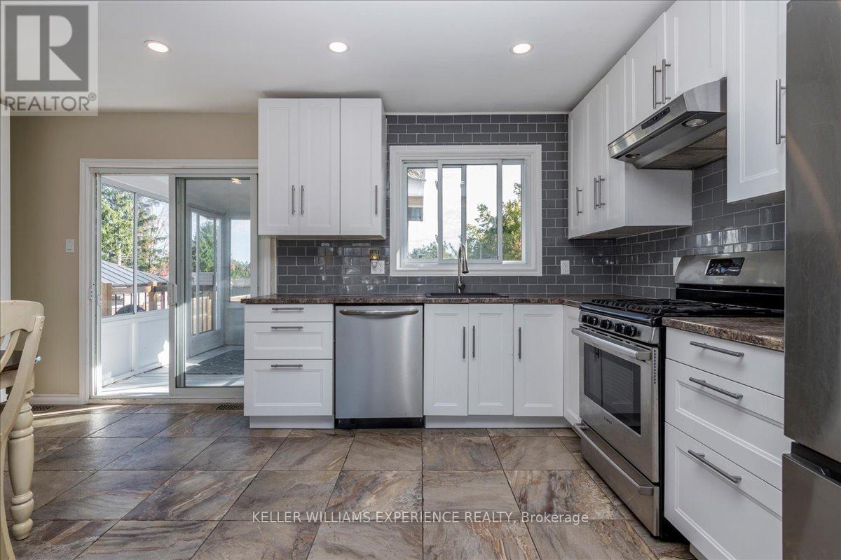 35 Champlain Crescent, Oro-Medonte (Warminister), Ontario  L0K 1E0 - Photo 5 - S12465693