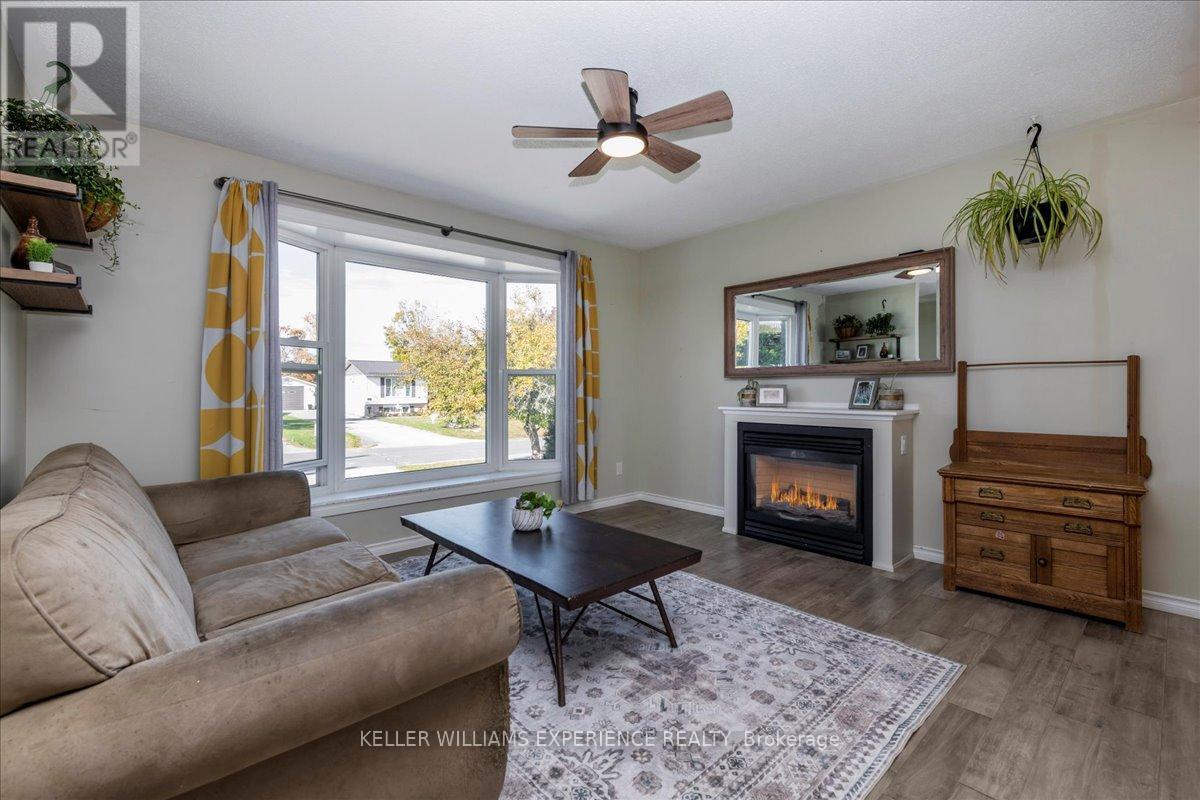 35 Champlain Crescent, Oro-Medonte (Warminister), Ontario  L0K 1E0 - Photo 7 - S12465693