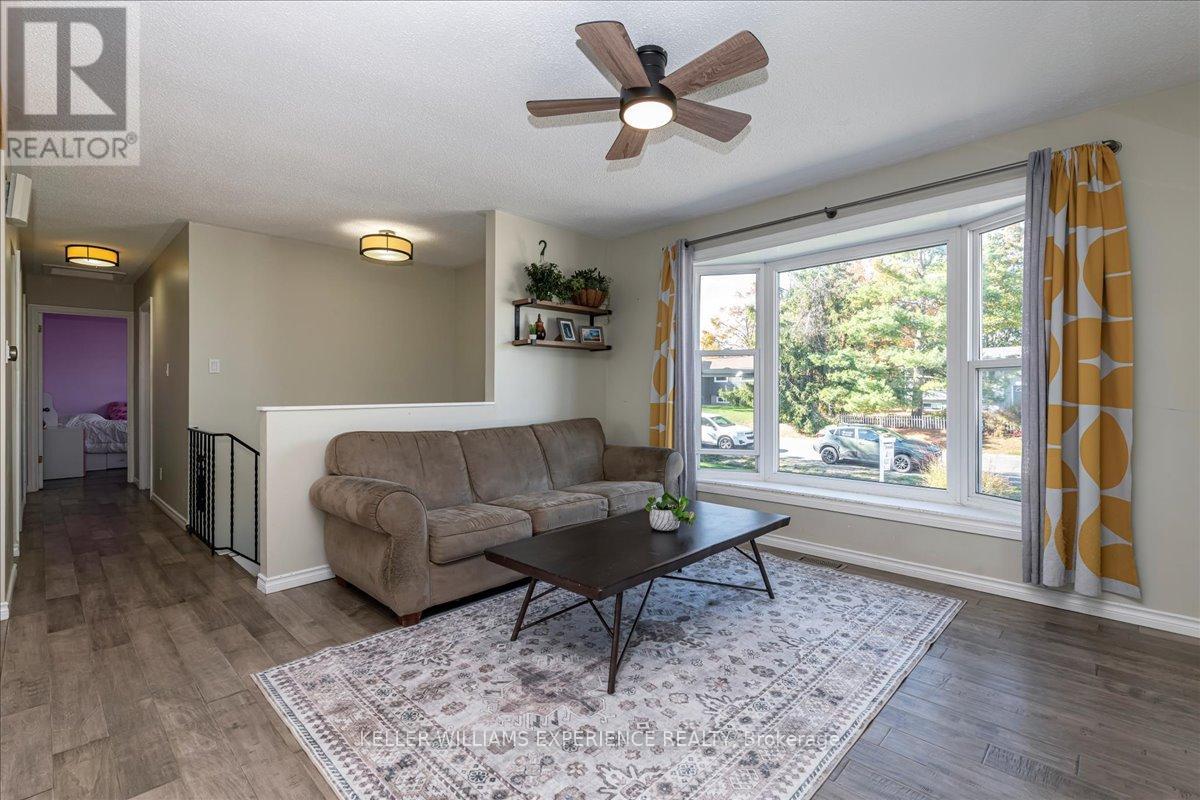 35 Champlain Crescent, Oro-Medonte (Warminister), Ontario  L0K 1E0 - Photo 8 - S12465693