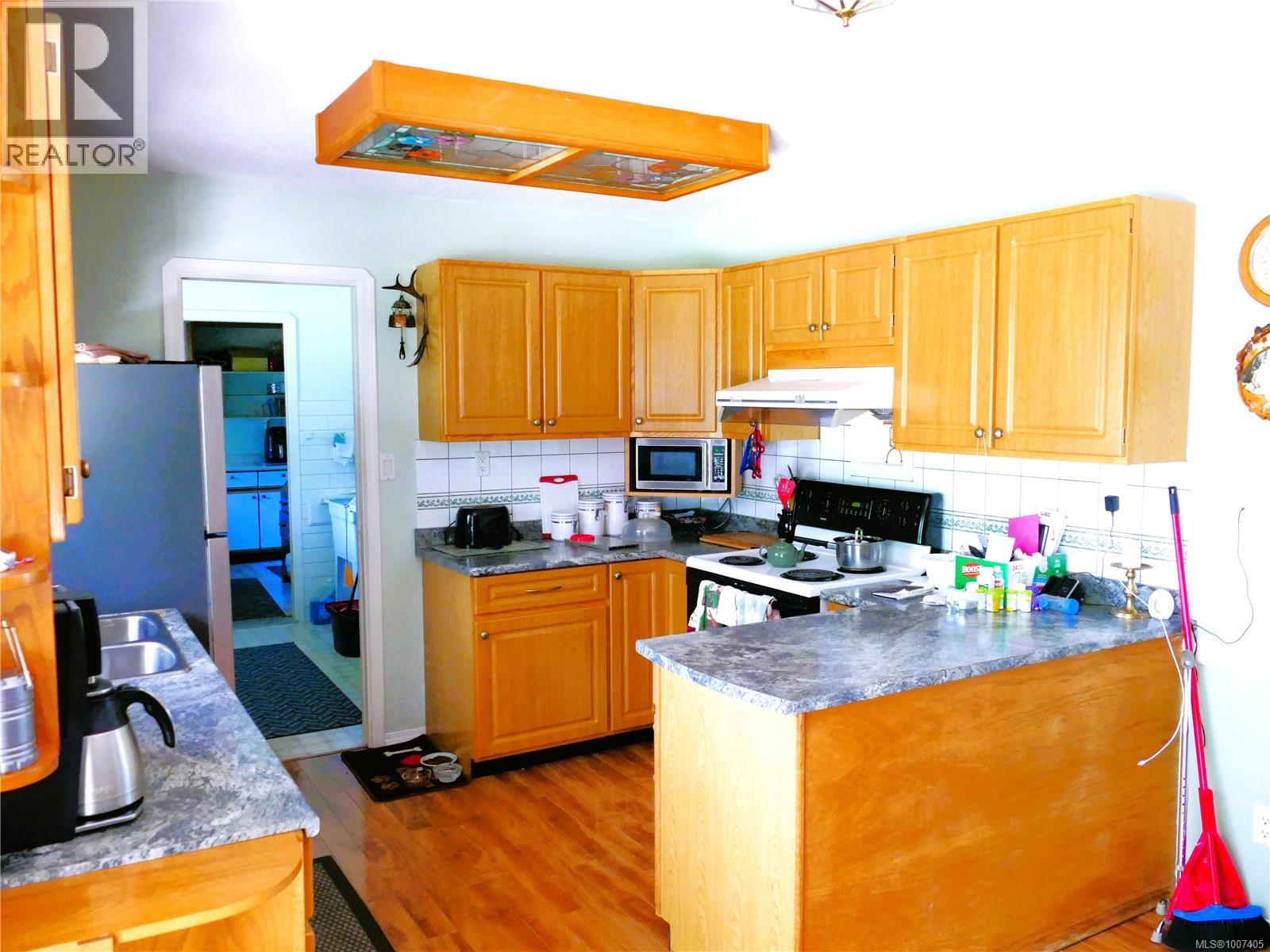 6637 Walker Frontage Rd, Fanny Bay, British Columbia  V0R 1W0 - Photo 15 - 1007405