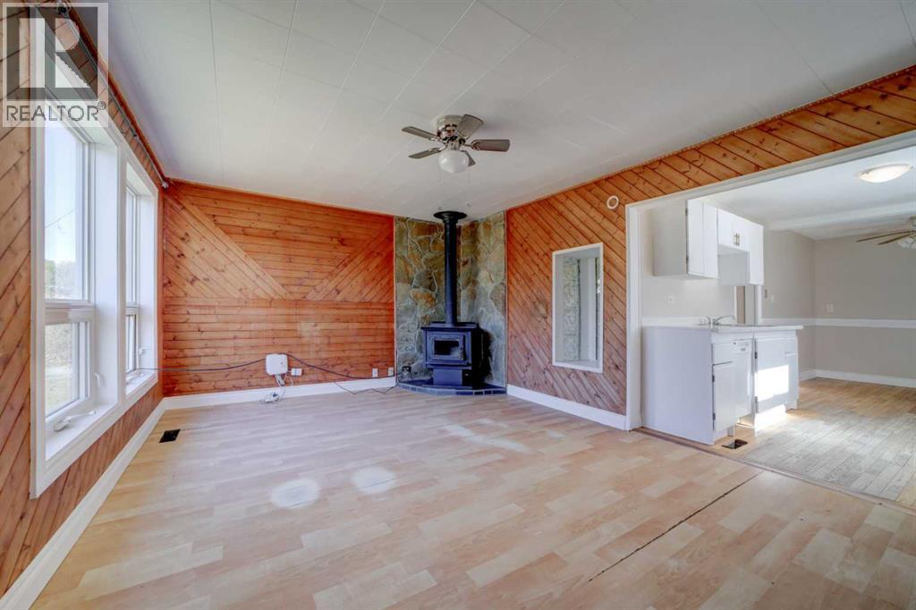 1035 Robertson Avenue, Pincher Creek, Alberta  T0K 1W0 - Photo 4 - A2263237