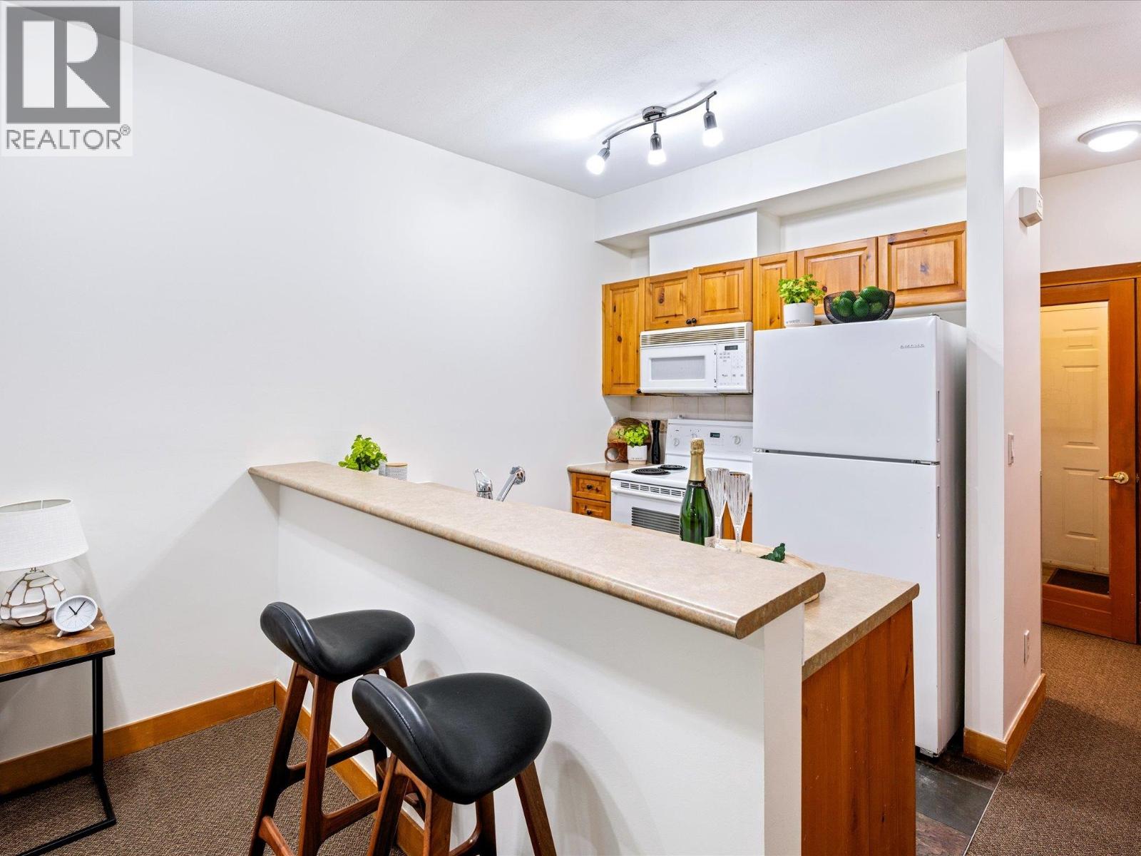 204 4405 Blackcomb Way, Whistler, British Columbia  V8E 0X7 - Photo 8 - R3058844