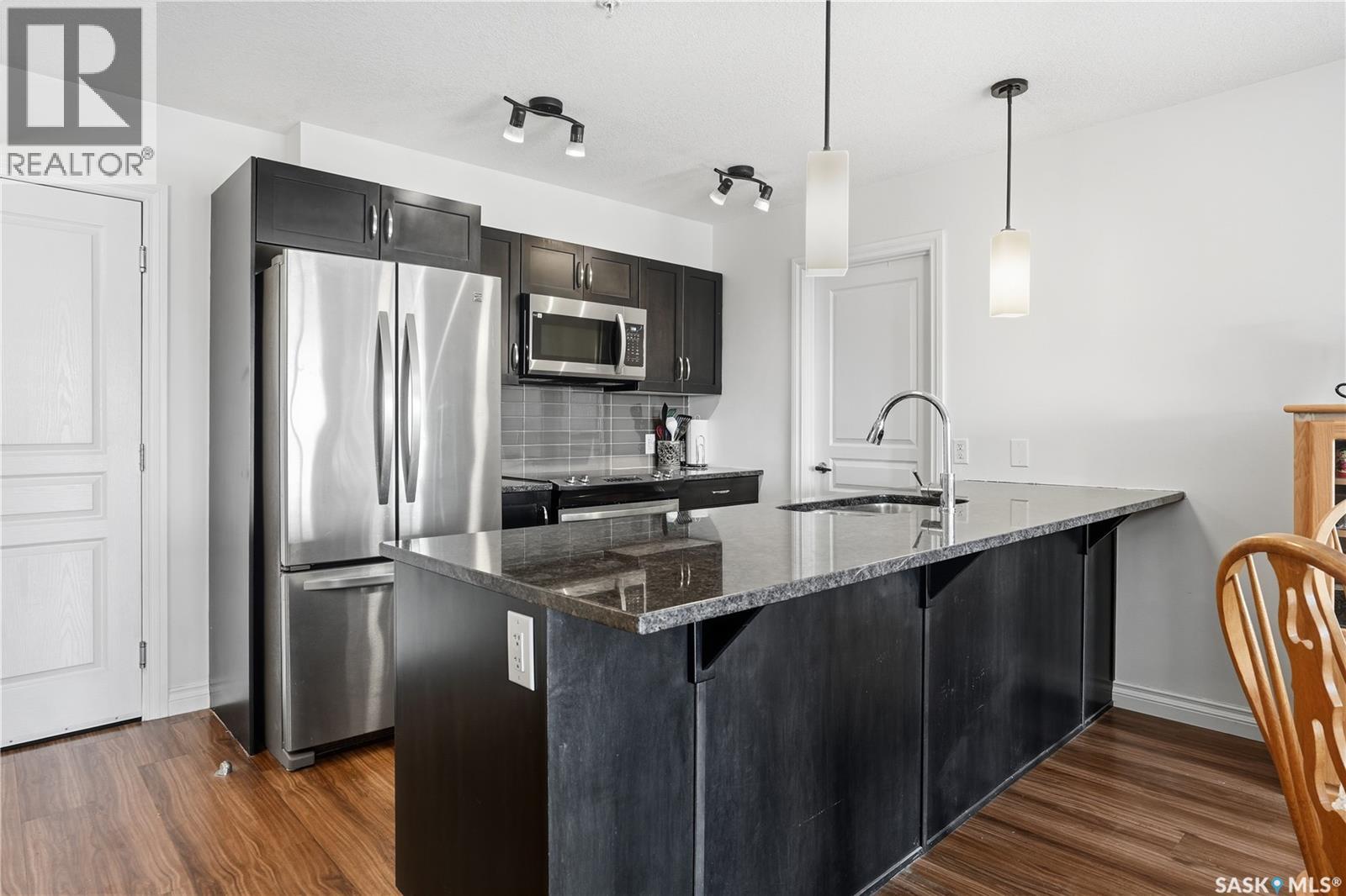 215 5303 Universal CRESCENT, regina, Saskatchewan