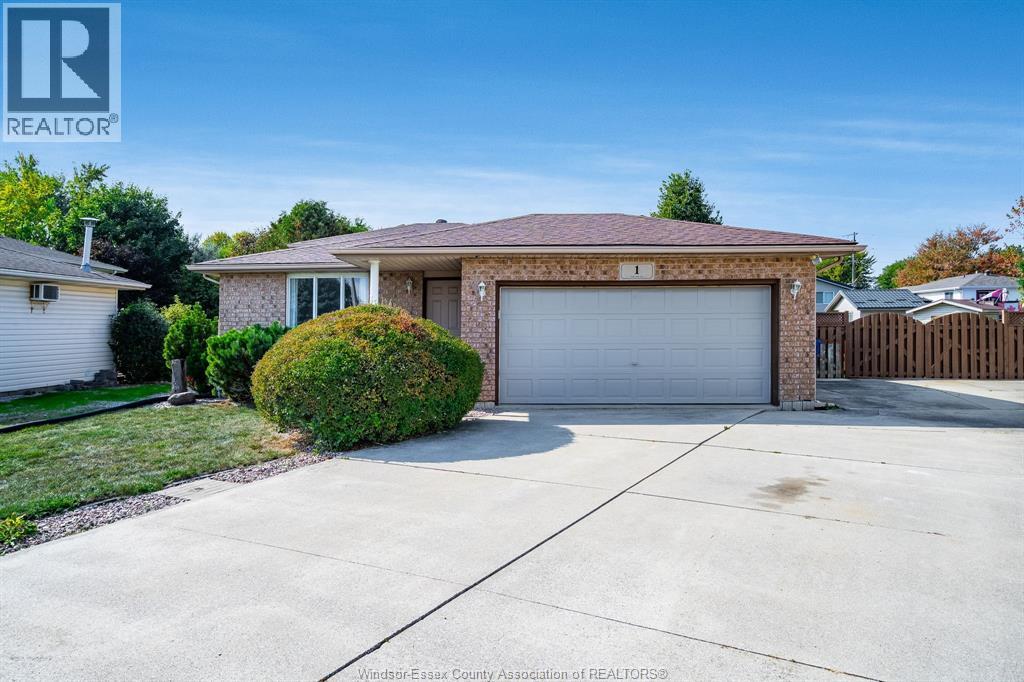 MLS# 25026331: 1 FANCY COURT, Tilbury, Canada
