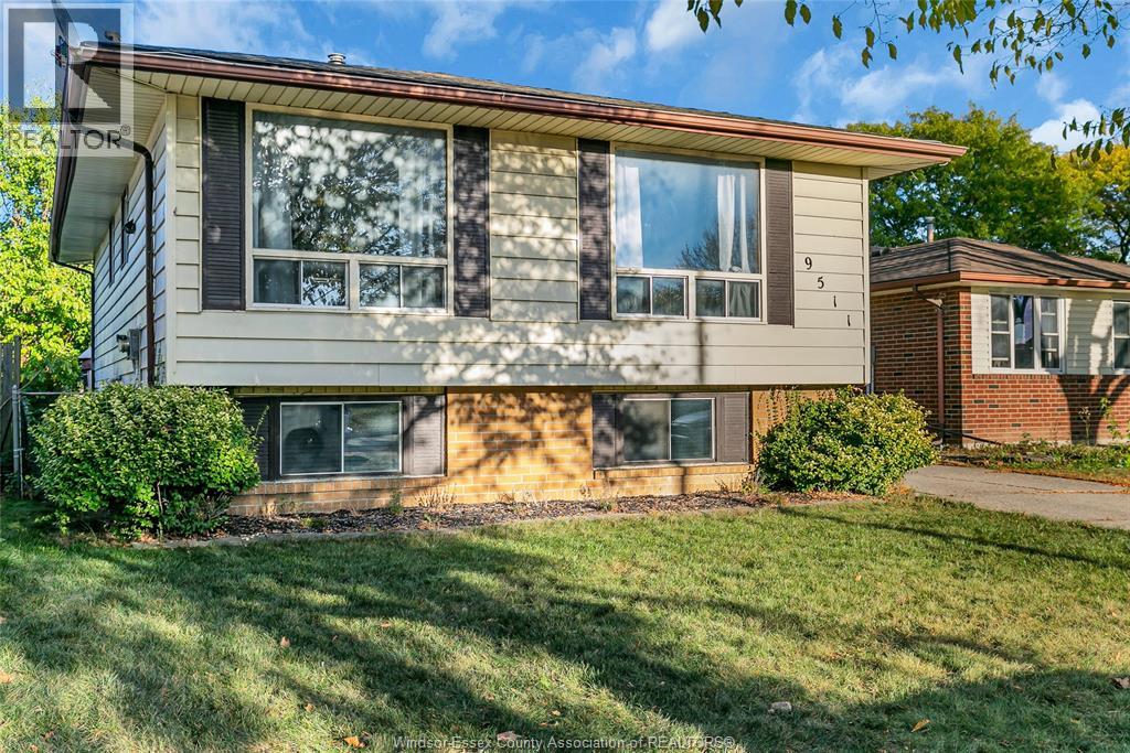 MLS# 25026328: 9511 AVERY, Windsor, Canada
