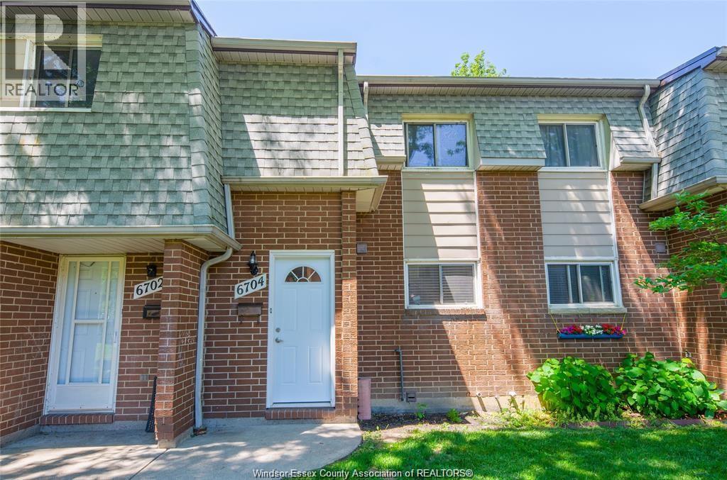 6704 Roseville Garden Drive, Windsor, Ontario  N8T 1J2 - Photo 1 - 25025478